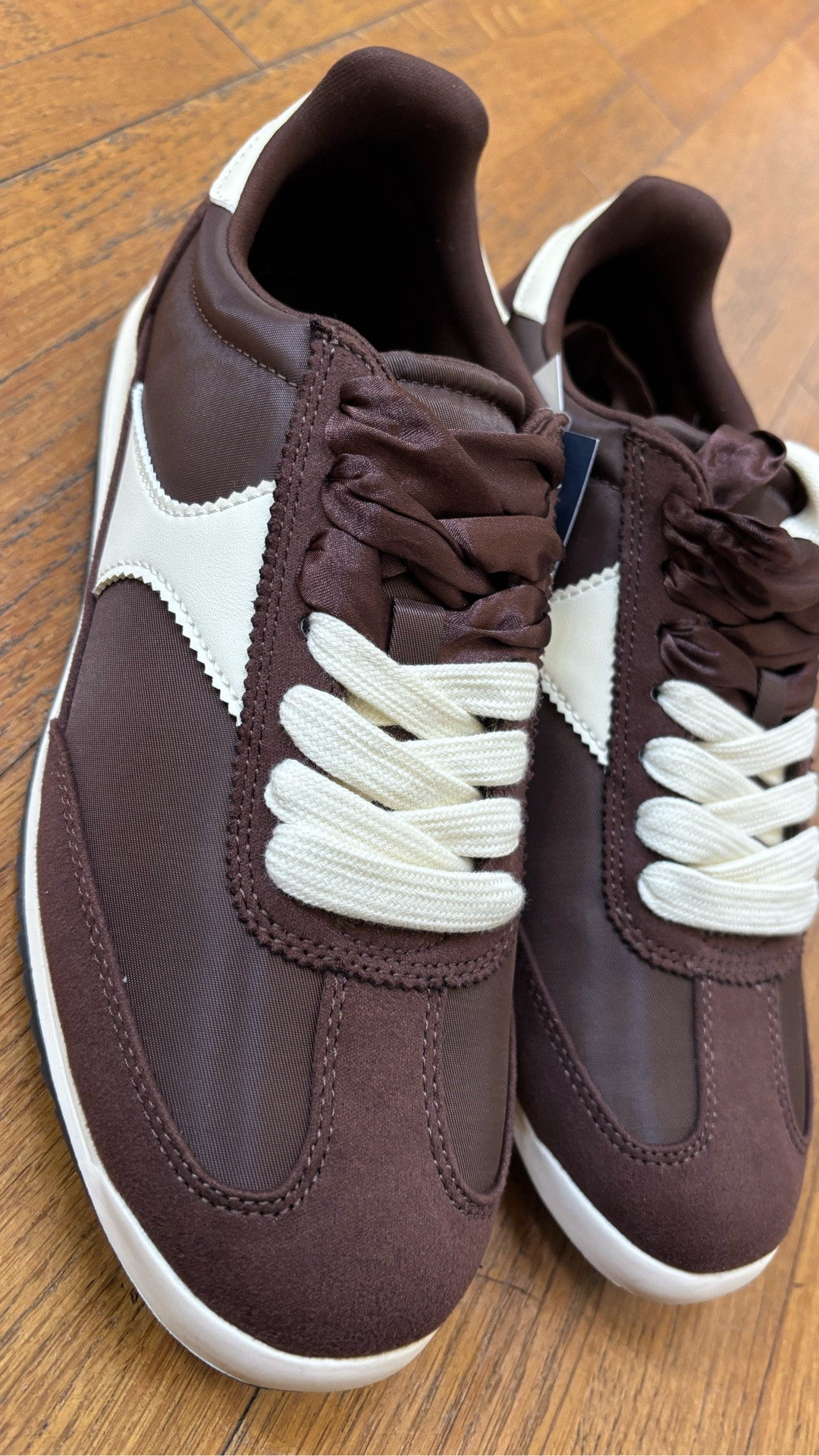 The cutest sneakers for Fall! Brown sneakers are going to be showing up a lot this Fall! 🤎🤎🤎
•
•


#LTKFamily #LTKStyleTip #LTKFindsUnder50