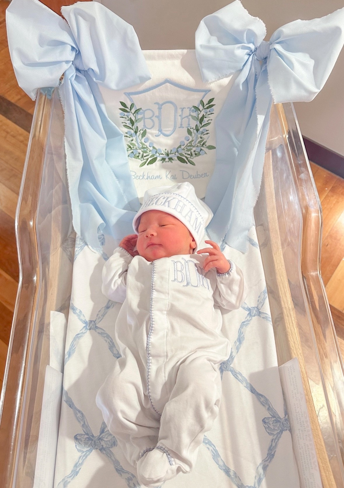 Birth announcement photo ideas / baby boy 