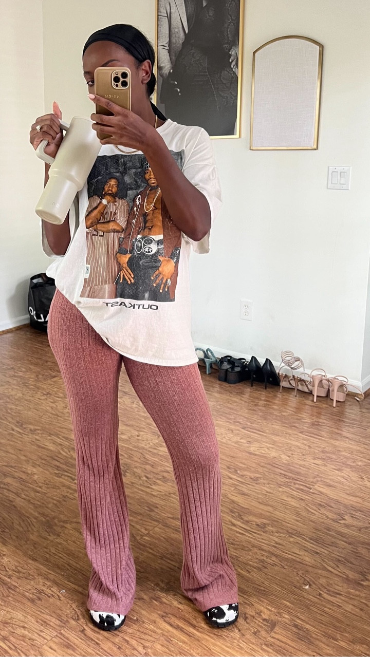 Mornings with my crew☕️