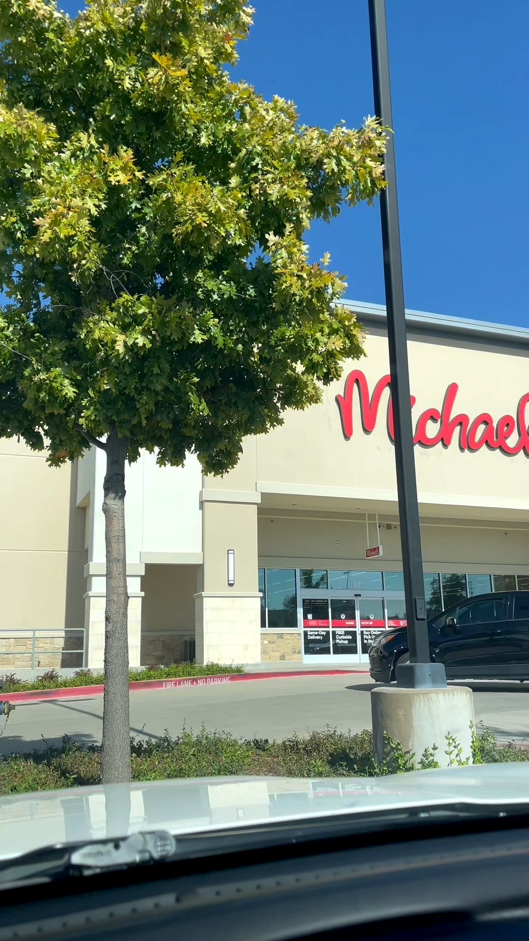 Michael’s Christmas décor is so good this year. Sharing the cozy staples I’d add to any space. Everything I loved is linked.

I always prefer Michael’s stem or picks. None Christmas picks work well in any tree.

#michaelscraftstore #christmasdecor 

#LTKvlog #LTKHoliday #LTKFindsUnder100