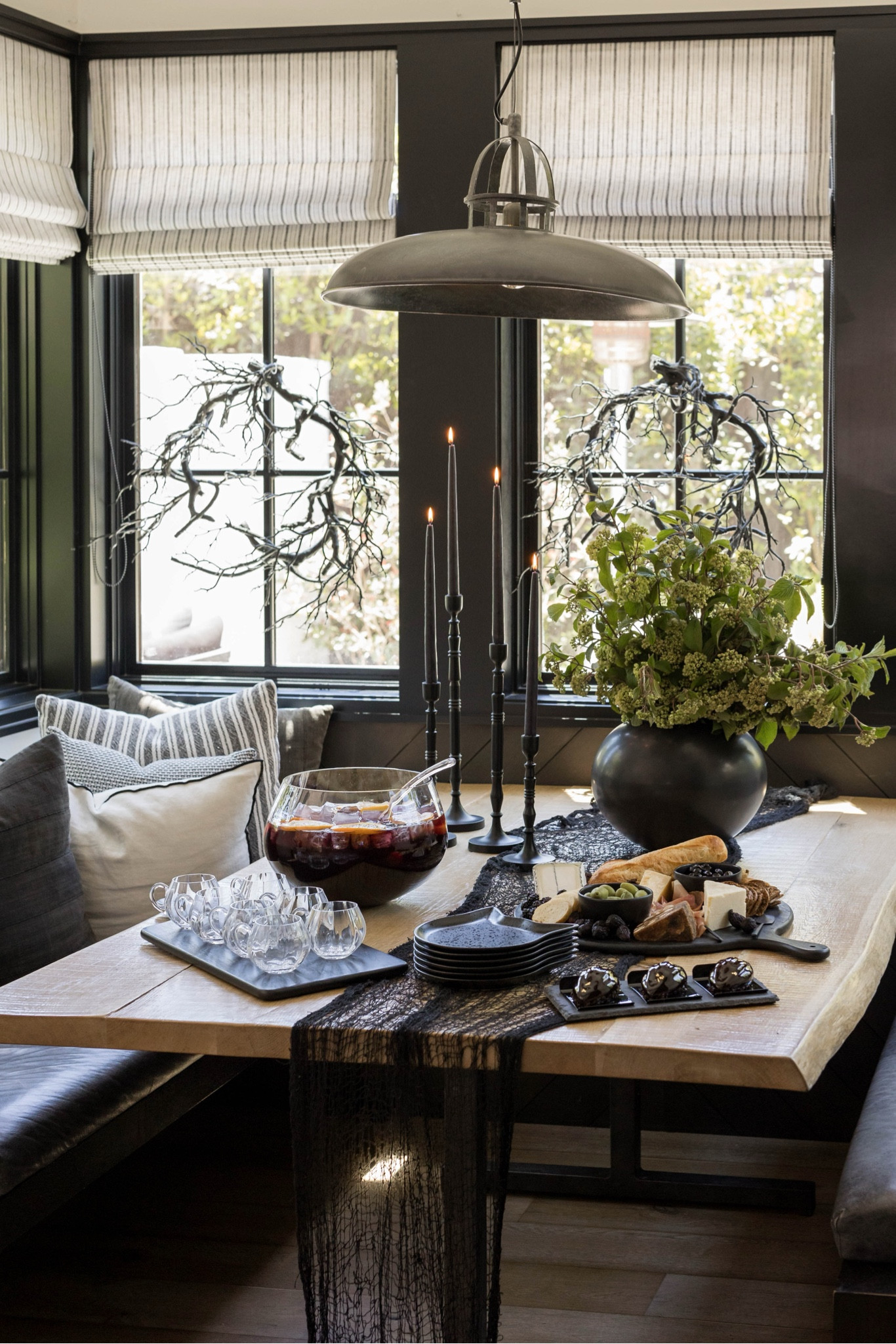 My favorite Halloween entertaining pieces 

#LTKSeasonal #LTKhome #LTKHalloween