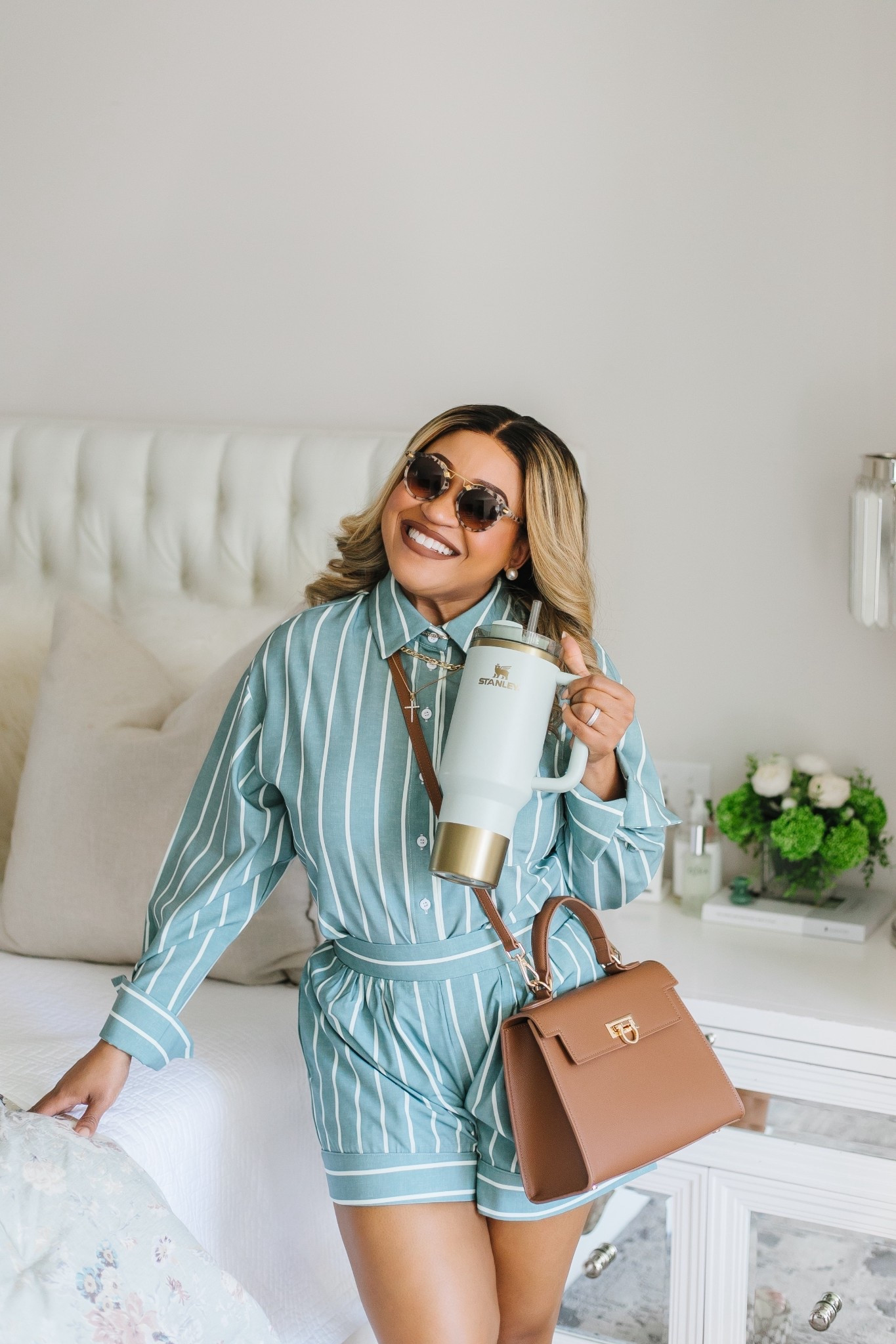 Cute on-the-go fall outfit that still feels put together! I love this easy look for running errands. It’s giving “I’ve got things to do, but I’m gonna look cute doing it!”
// everyday style // mom on the go // casual chic // Amazon fashion // spring outfit inspo // comfy & cute // elevated casual