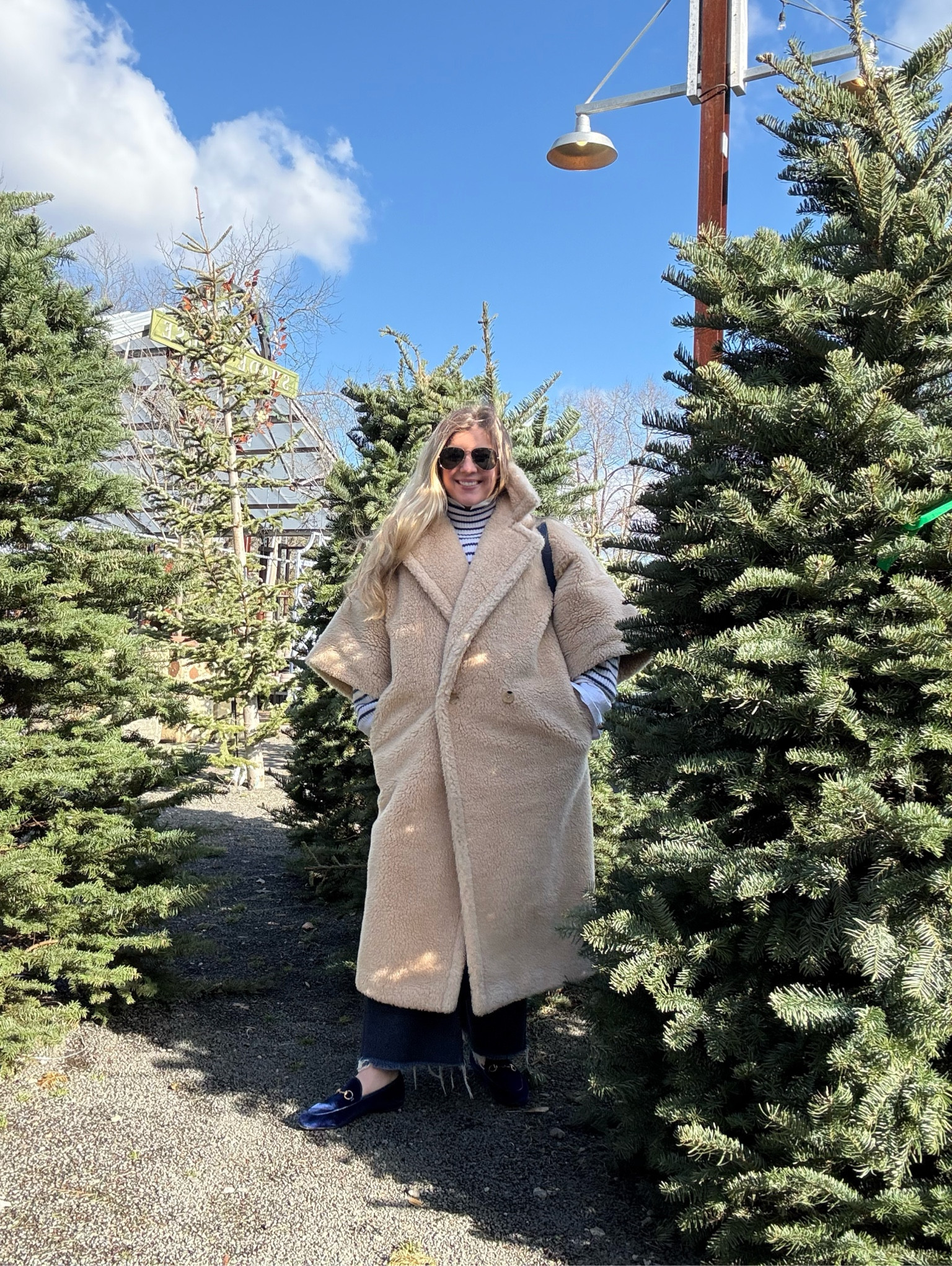 Sometimes you just have to wear the fuzzy coat and look at Christmas trees! 

I had an absolutely off day yesterday. I made the most of it by not going into the city, working at my favorite coffee shop and picking up my dude early from daycare! 

Coat: @maxmara
Sweater & Oxford: @jcrew
Shoes: @gucci
Jeans: @shopredone




#LTKHoliday #LTKSeasonal
