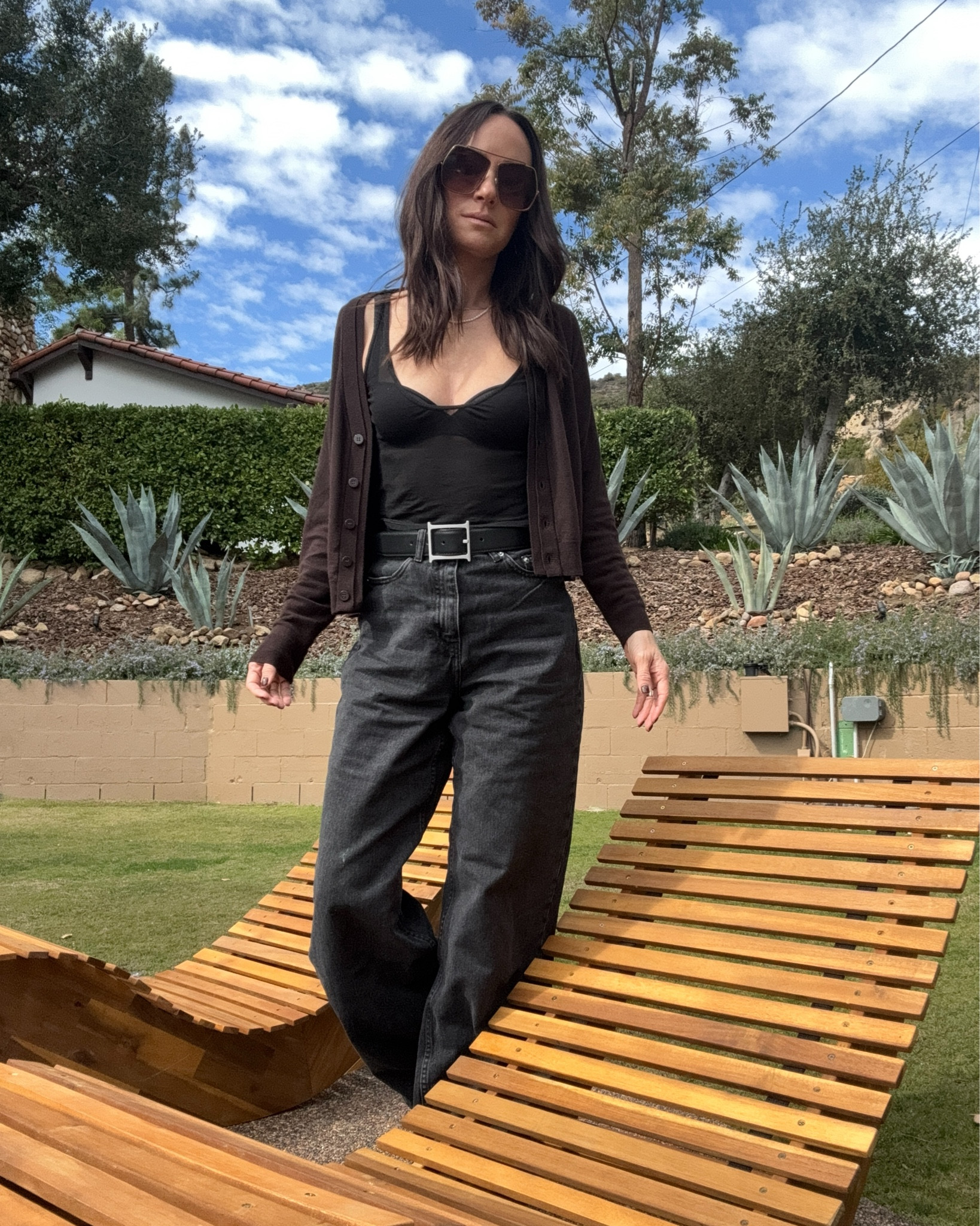 Business casual. These baggy jeans are IT for the price.🤎