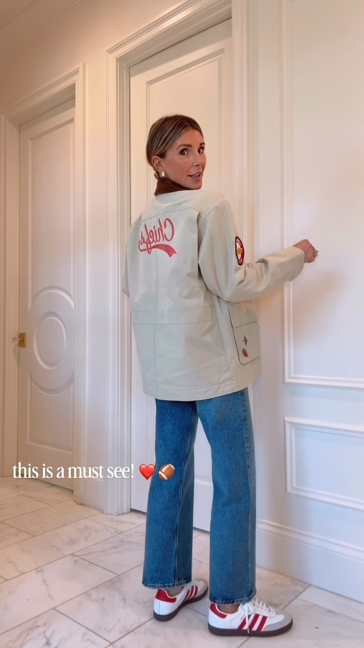 Easy game day outfit idea!! I’m loving all the pieces from @Tuckernuck’s new Fanatics collection. I’m wearing size small in the top and 25 in the jeans, run tts!