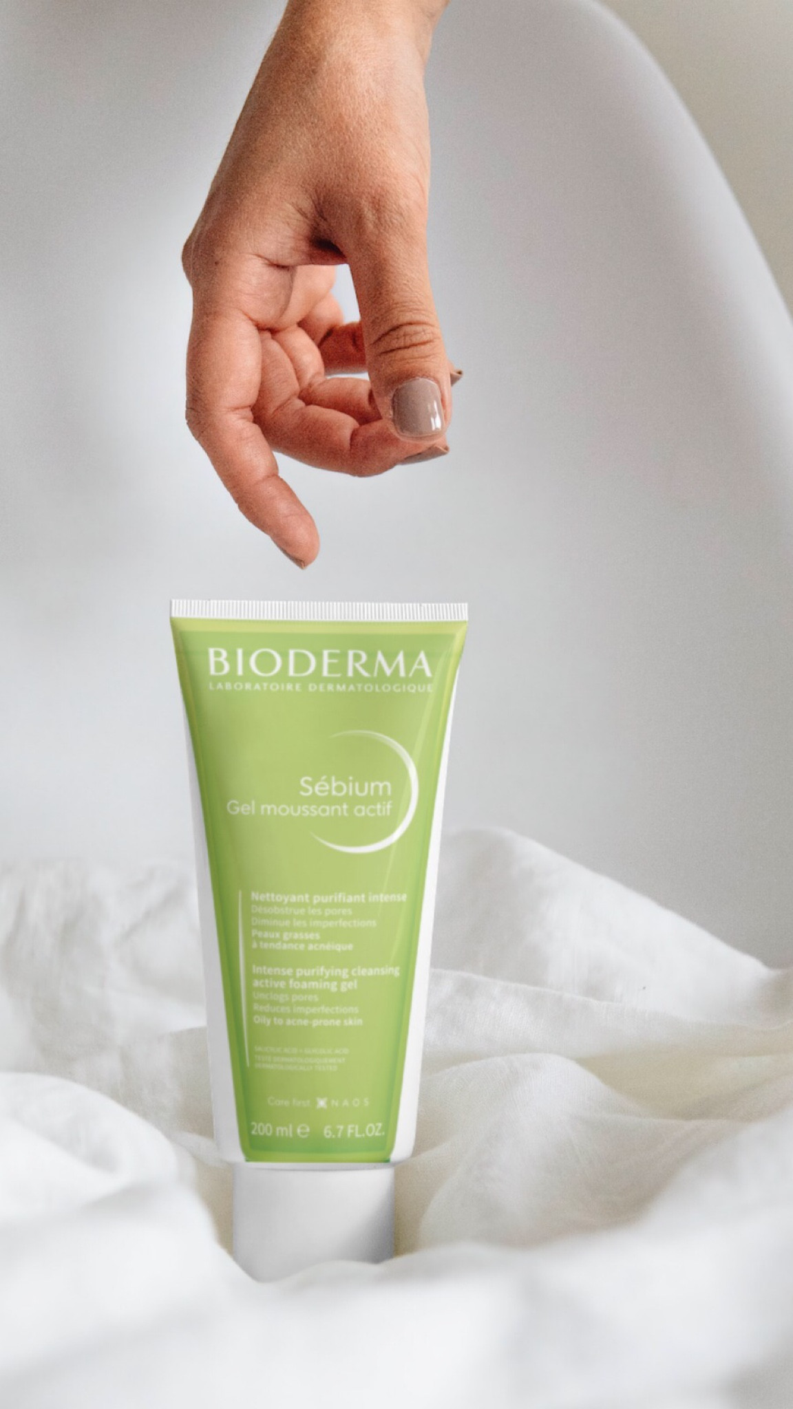 🌟 Diga adeus aos poros obstruídos, à oleosidade excessiva e às imperfeições! 

Com o Gel de Limpeza Facial Bioderma Sébium Moussant, minha pele está sempre radiante e saudável. 💁‍♀️✨

#LTKbrasil #LTKbeauty #LTKstyletip