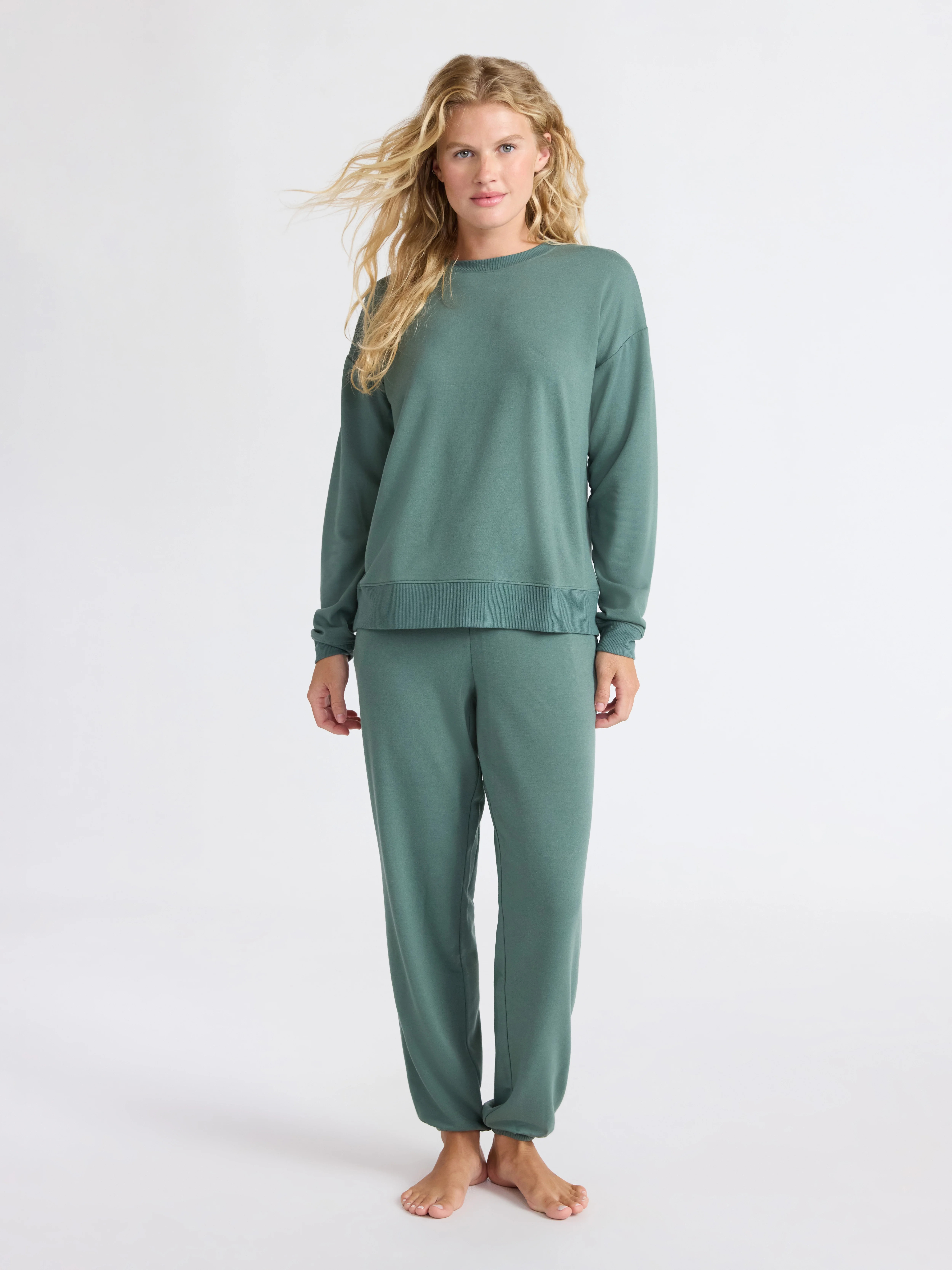 Joyspun Women’s Fleece Long Sleeve Top and Joggers Lounge Set, 2-Piece, Sizes XS-3X | Walmart (US)