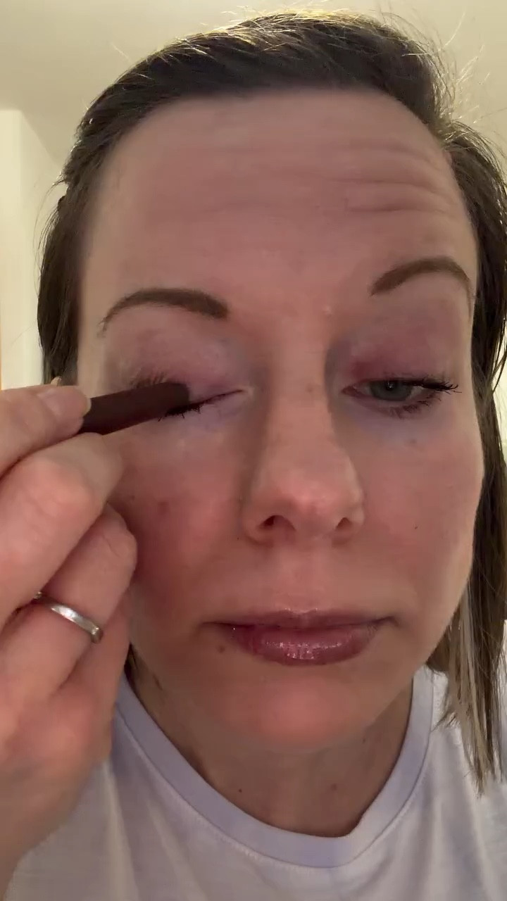 This @Fenty Beauty Shadowstix is seriously my go-to for a quick, stunning eye look that acts as both eyeshadow AND eyeliner.

Talk about a game-changer! No more digging through my makeup bag for two different products. 

★☆ Want the exact products I used for this look? 💄✨ Drop a comment below, and I’ll send you the link directly! Don’t miss out on these must-haves. 👇

Have you tried this hack yet? Let me know below!

#LTKuk #LTKluxury #LTKbeauty