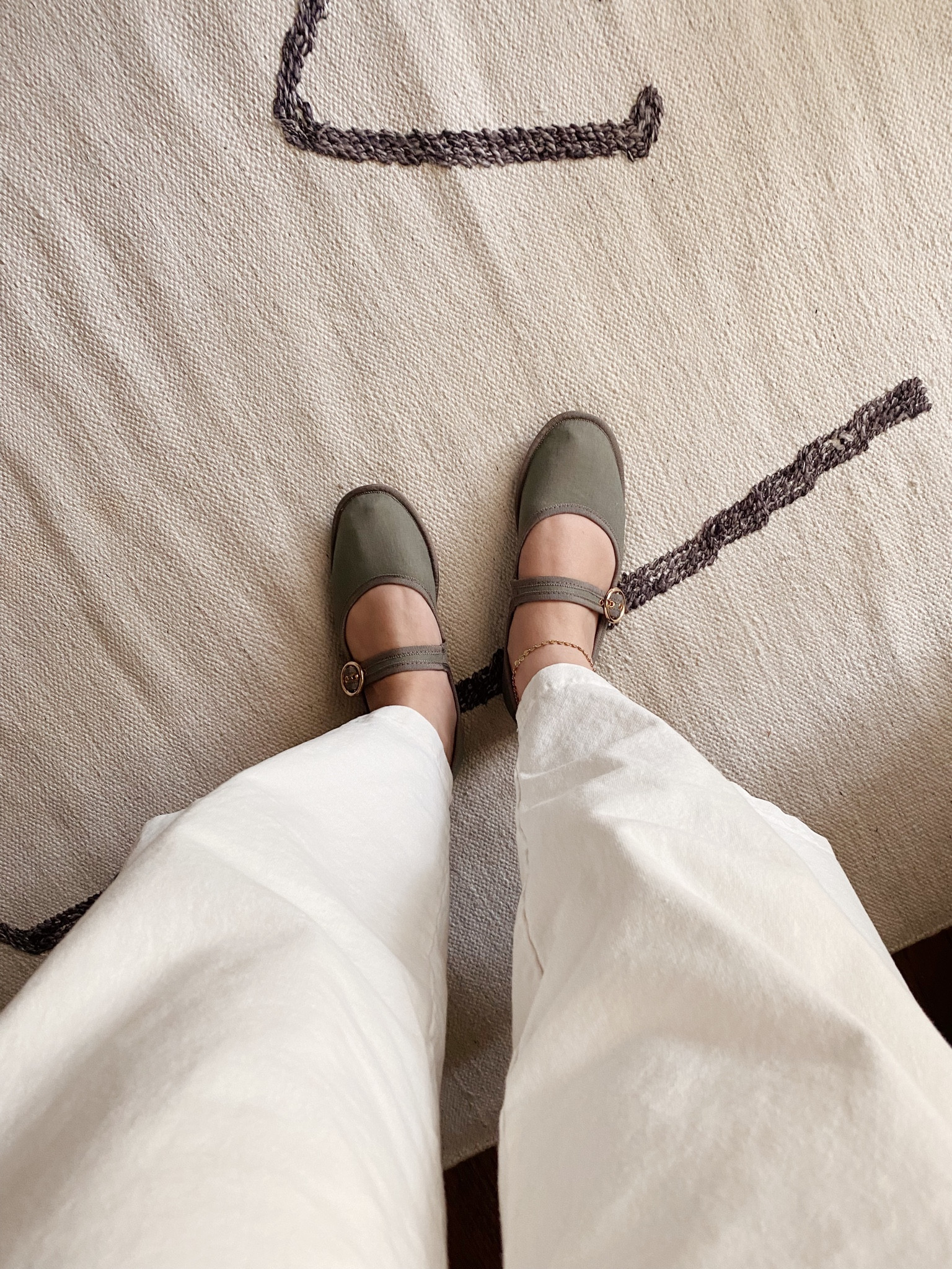 got my mary janes in green and i loooove em 

#LTKfindsunder50 #LTKshoecrush