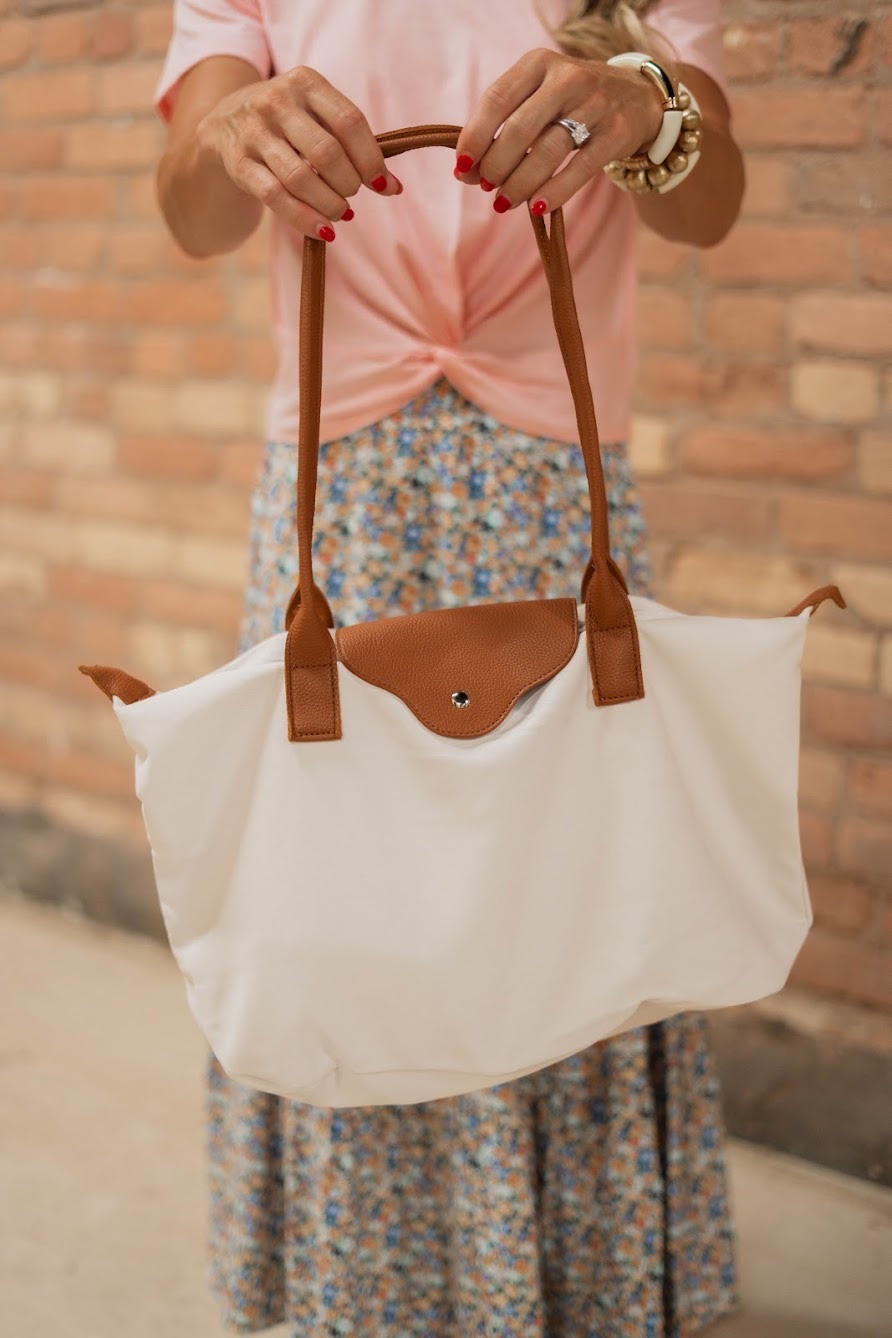 Teacher tote bag 

Teacher Outfits!

back to school teacher outfits teacher looks workwear business casual amazon fashion trendy fashion workwear bag

#LTKgrwm #LTKootd #LTKWorkwear