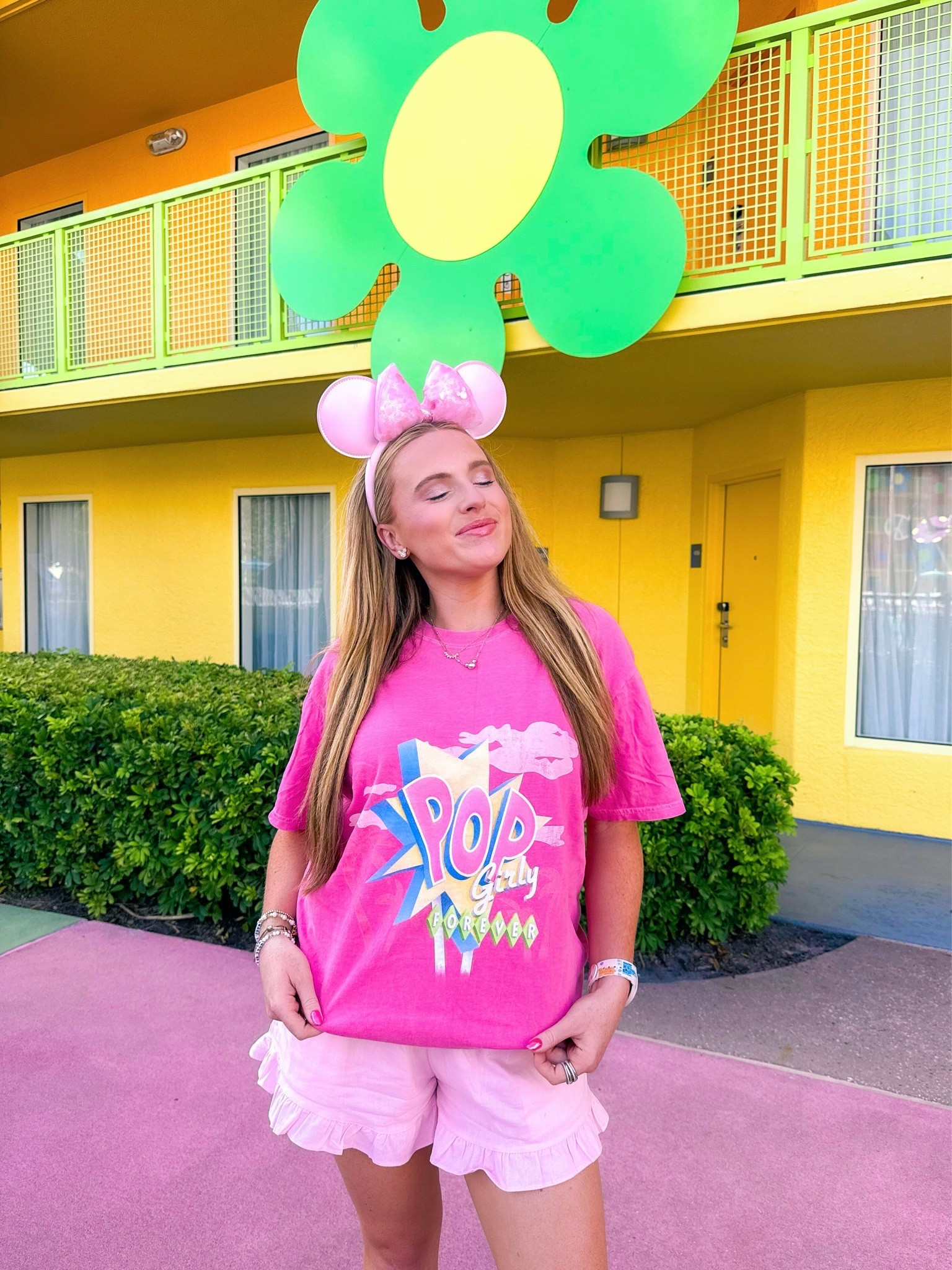 POP CENTURY OUTFIT 🪩🛼🌸

#LTKgrwm #LTKootd #LTKActive