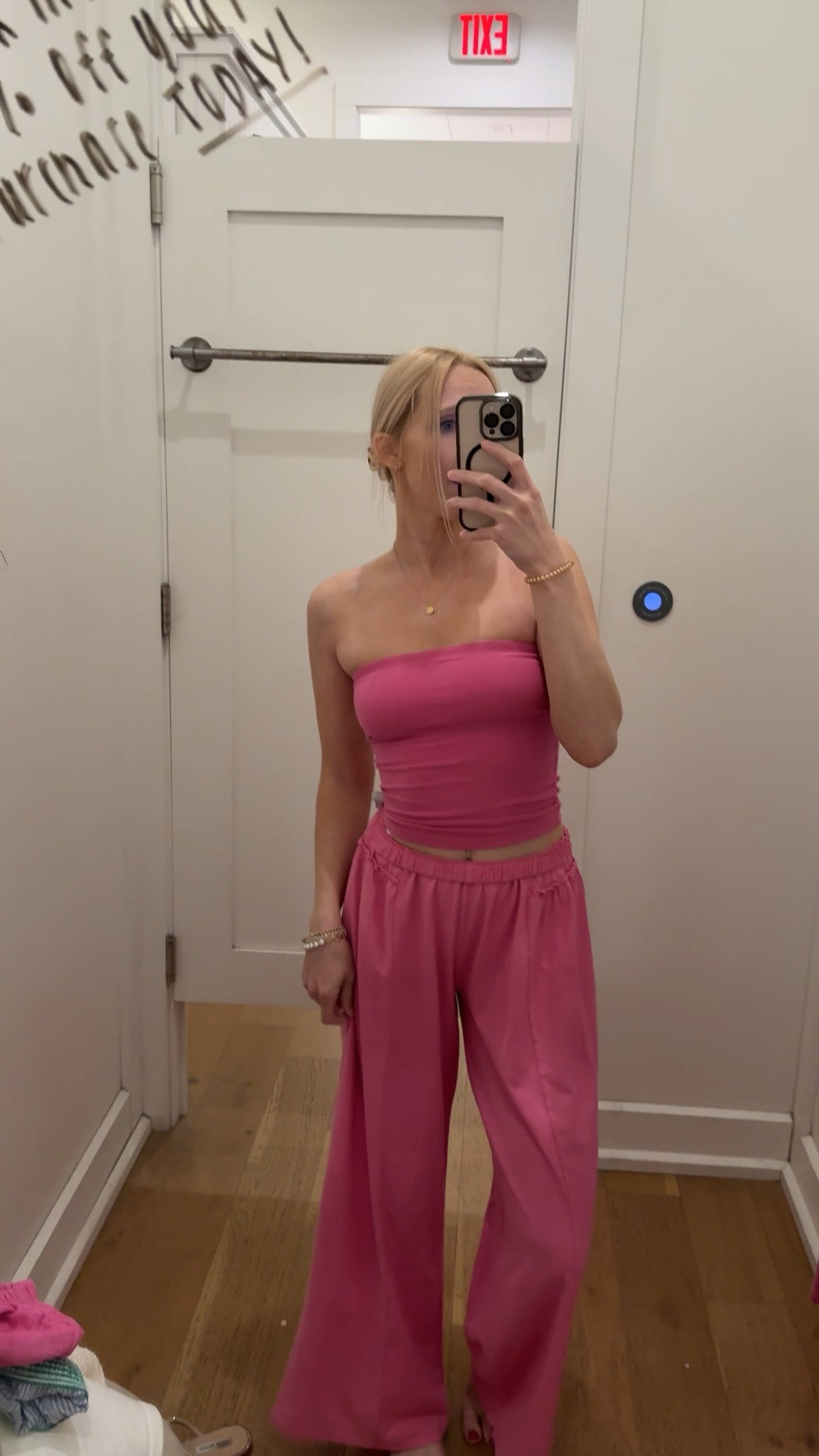 Aerie summer outfits! ☀️

Pink tube top & pink wide leg pants 🩷 size XS in both! I’m loving all the bright colors, tube tops, swim cover ups, terry cloth shorts and floral bikinis! Linking all my Aerie finds below!

Summer outfits, vacation outfit ideas, beach vacation outfit, pink tube top, beach pants, swimsuit cover up shorts, Aerie summer outfits, Aerie sale

#LTKSeasonal #LTKootd #LTKSaleAlert