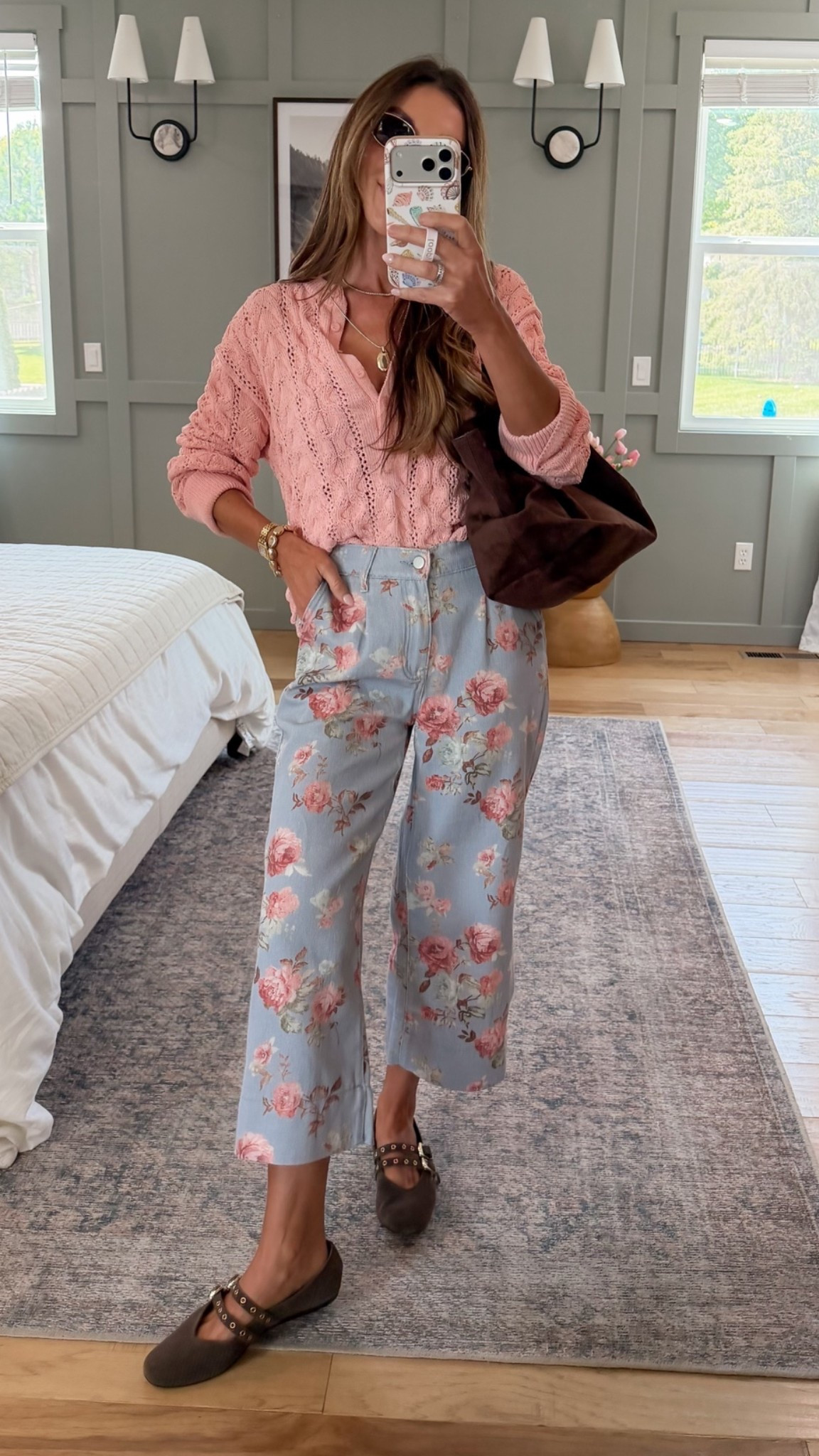These pants 🤩 fall doesn’t have to be brown ladies!! 

#fallclothes #classroom

#LTKWorkwear #LTKSeasonal #LTKootd