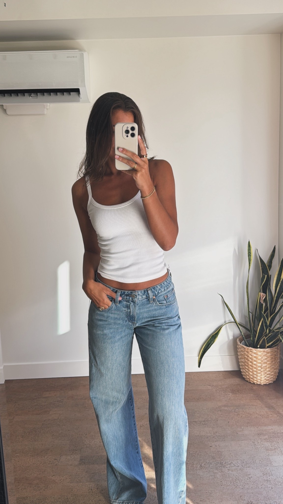 Tank XS
Jeans 25