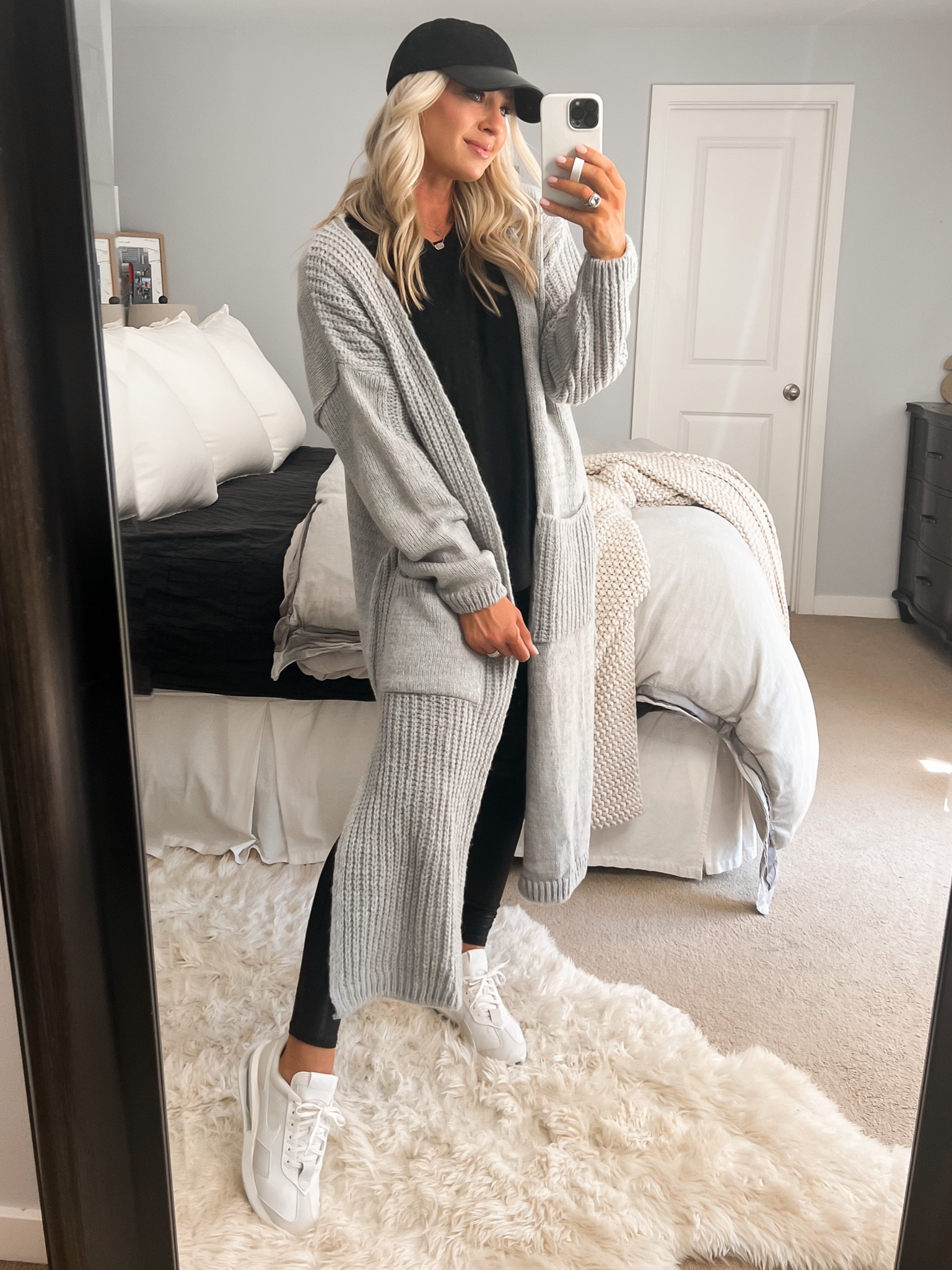 Sneakers and this long cardigan for the win 

#LTKstyletip #LTKSeasonal #LTKshoecrush