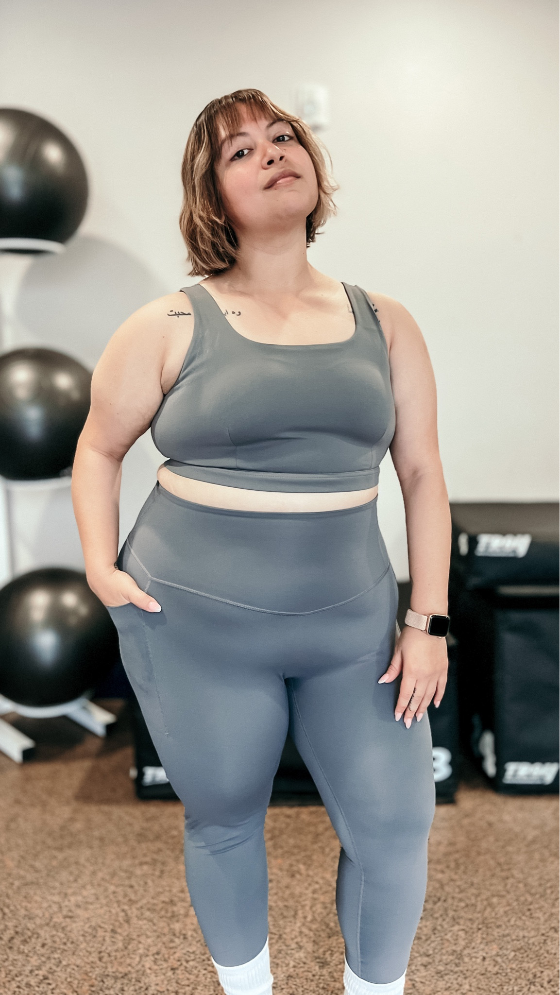 neutral gym fit 

#LTKfit #LTKcurves