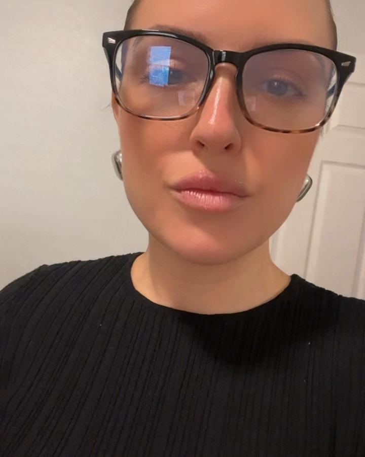 The cure for a saggy drew be earlobe! 

#LTKVideo #LTKstyletip