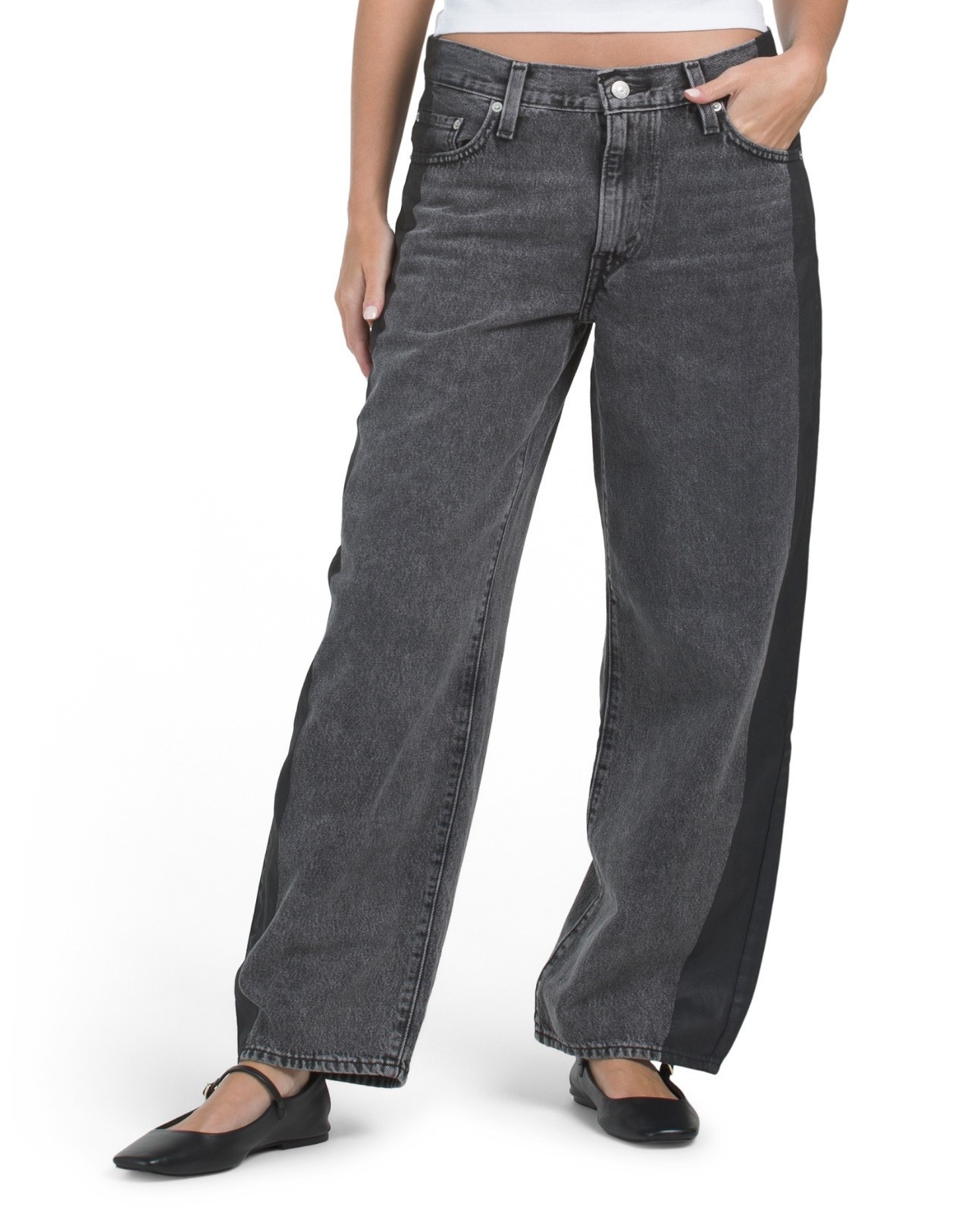 Perfect pair of Levi's for under $30. Perfect pair of jeans for fall

#LTKStyleTip #LTKSaleAlert #LTKFindsUnder50