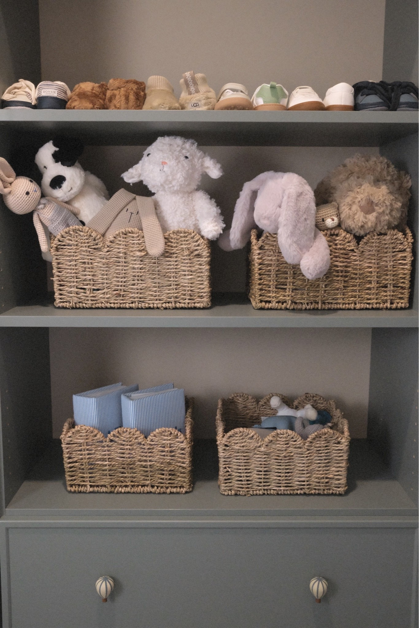 Nursery closet! #kathleenpost

Newborn baby, newborn closet, baby boy nursery

#LTKBaby #LTKHome #LTKselfcare