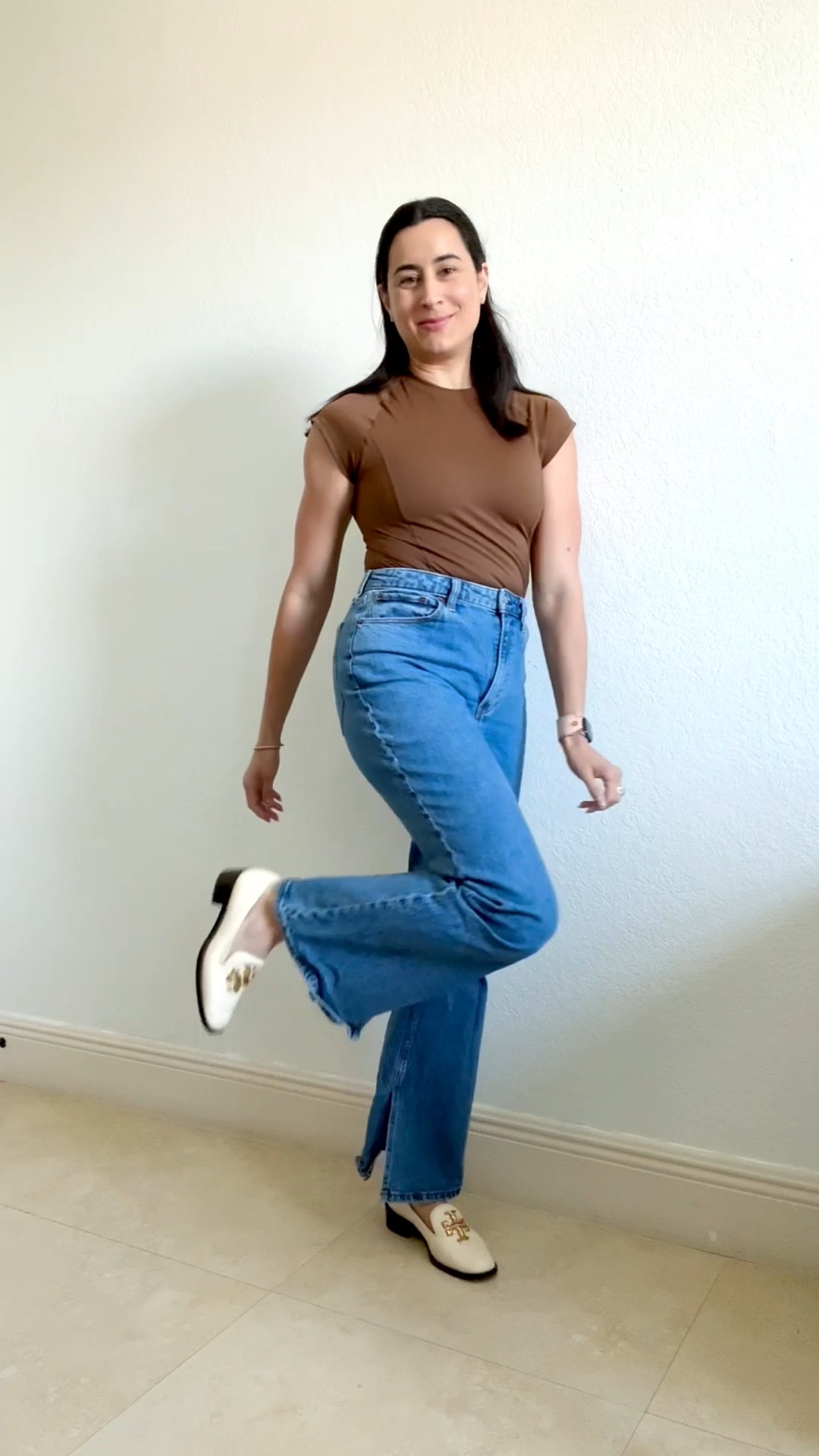 This @Lucky Honey top is so versatile (& comfortable) that I wore it to a parent teacher conference, Pilates class, & the local fair all in the same day 🌟 

I love when I can style my activewear to fit around my day, especially when it’s a busy one!

Don’t forget to use my code LTK20 for 20% off $60 or more (valid until March 31, 2026)

Save to upgrade to activewear that moves with you, find more like this in my Wverday Style & Wellness Edit collections, & follow for more 🤍

activewear • women’s activewear • casual outfit • Pilates outfit • workout outfit • activewear outfit • mom outfit • easy mom outfit • elevated mom outfit

#LTKActive #LTKmomlife #LTKdayinmylife