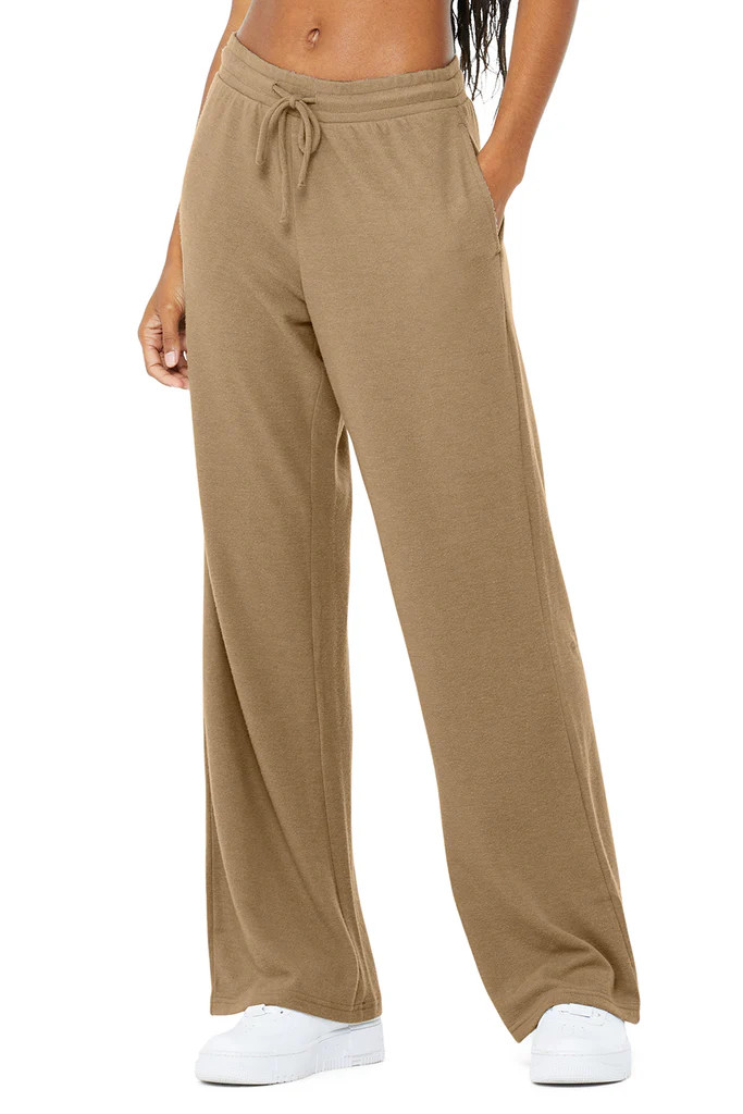 Alolux High-Waist Soho Wide Leg Pant - Gravel | Alo Yoga (US)