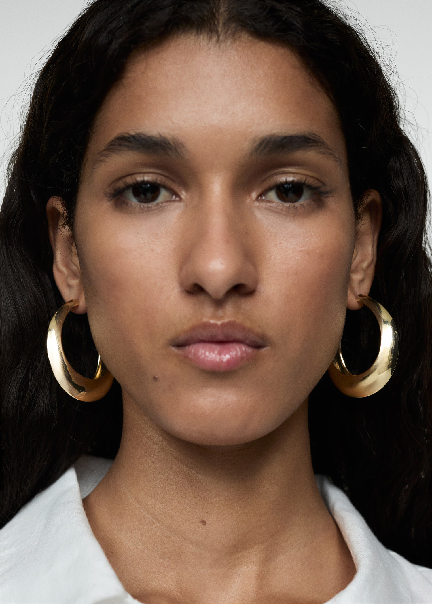 Oval hoop earrings - Woman | MANGO United Kingdom | MANGO (UK)