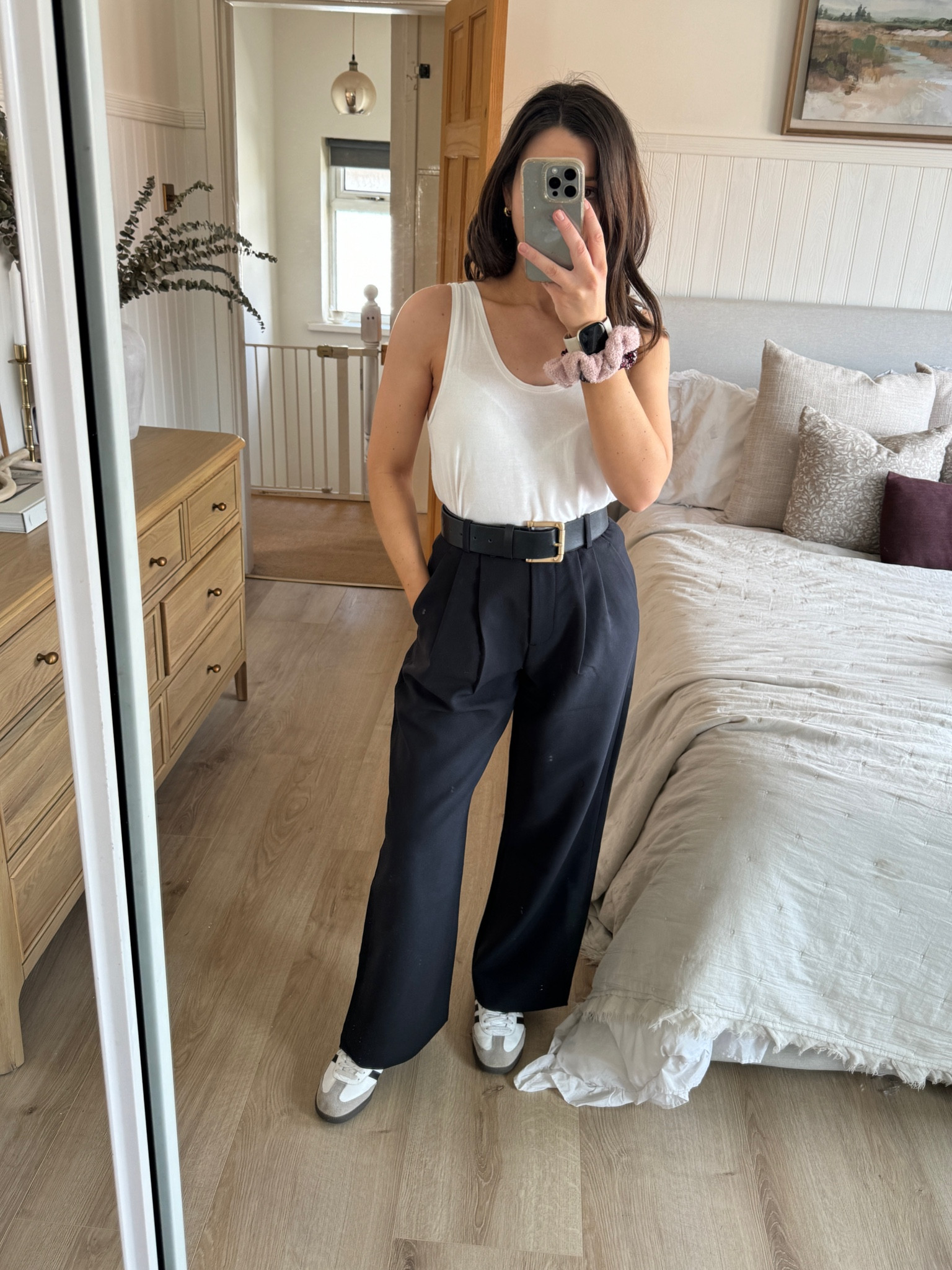 Abercrombie haul - the perfect black trousers! 

These are the Sloane trousers 

20% off orders over £75

Black trousers in a size 25 and short leg - i’m size 6/8 usually and I’m 5ft2 

Lovely quality and super petite friendly! 

#ltkxabercrombie workwear, petite outfits, petite trousers. 

#LTKworkwear #LTKsalealert #LTKeurope