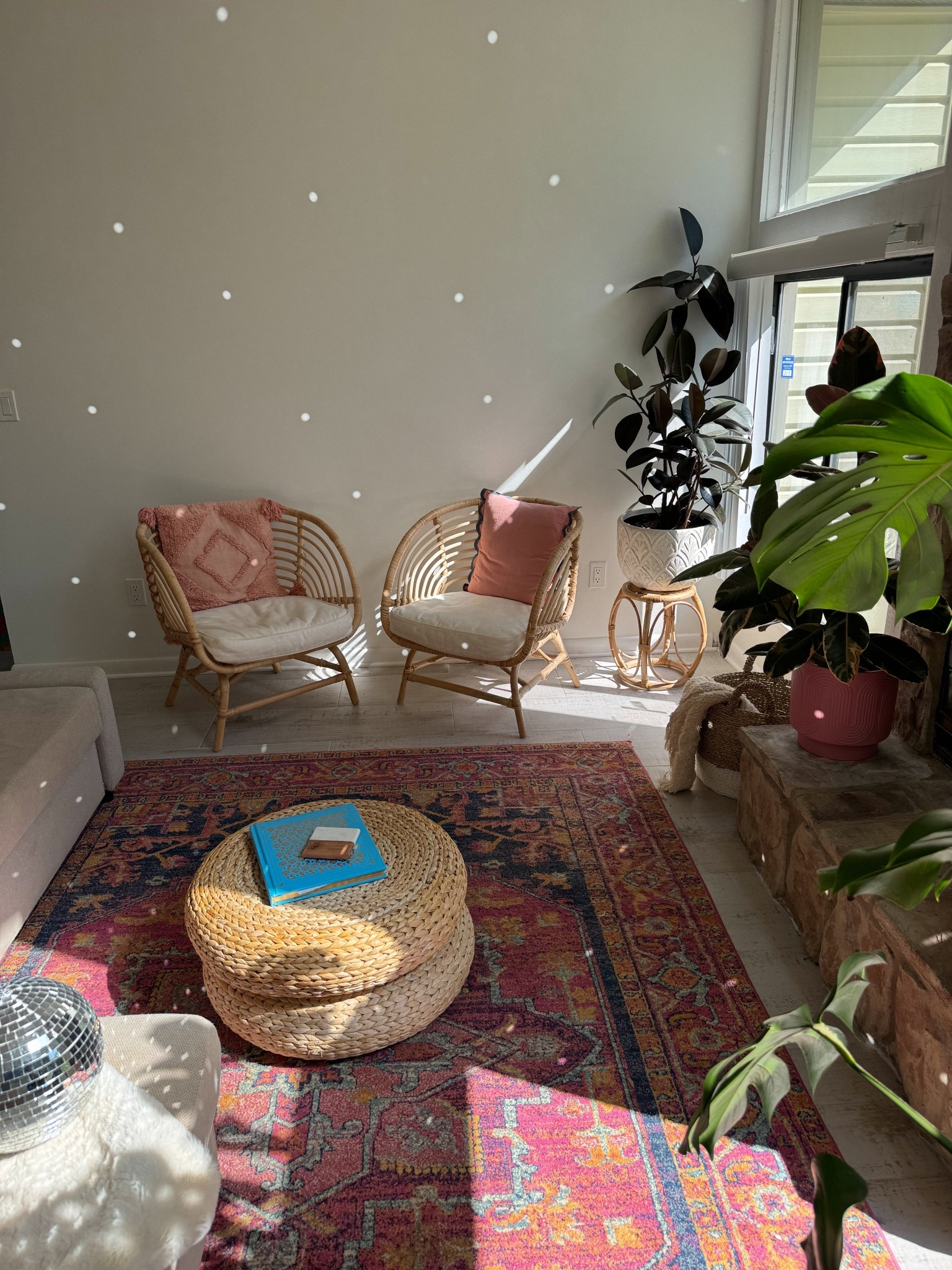 Favorite pink rug 🙌🏽🌸 

#LTKHome #LTKSeasonal #LTKSaleAlert