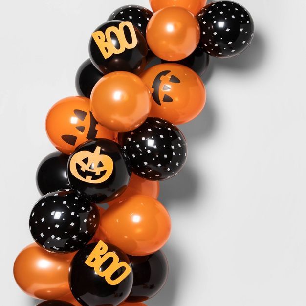 Pumpkins and Boo Orange/Black Halloween Balloon Arch Kit - Hyde &#38; EEK! Boutique&#8482; | Target