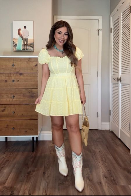 Cutest two piece set from Target! Wearing xs

Concert outfit
Festival outfit
Country concert outfit
Cowgirl Boots 
Baby shower outfit
Bridal shower outfit
Target Style



#LTKSeasonal #LTKFindsUnder50 #LTKFestival