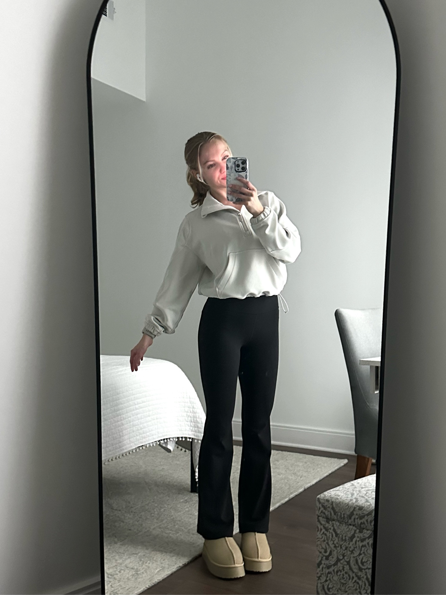 Obsessed with this comfy look! The most flattering flare leggings paired with some cozy platform slippers