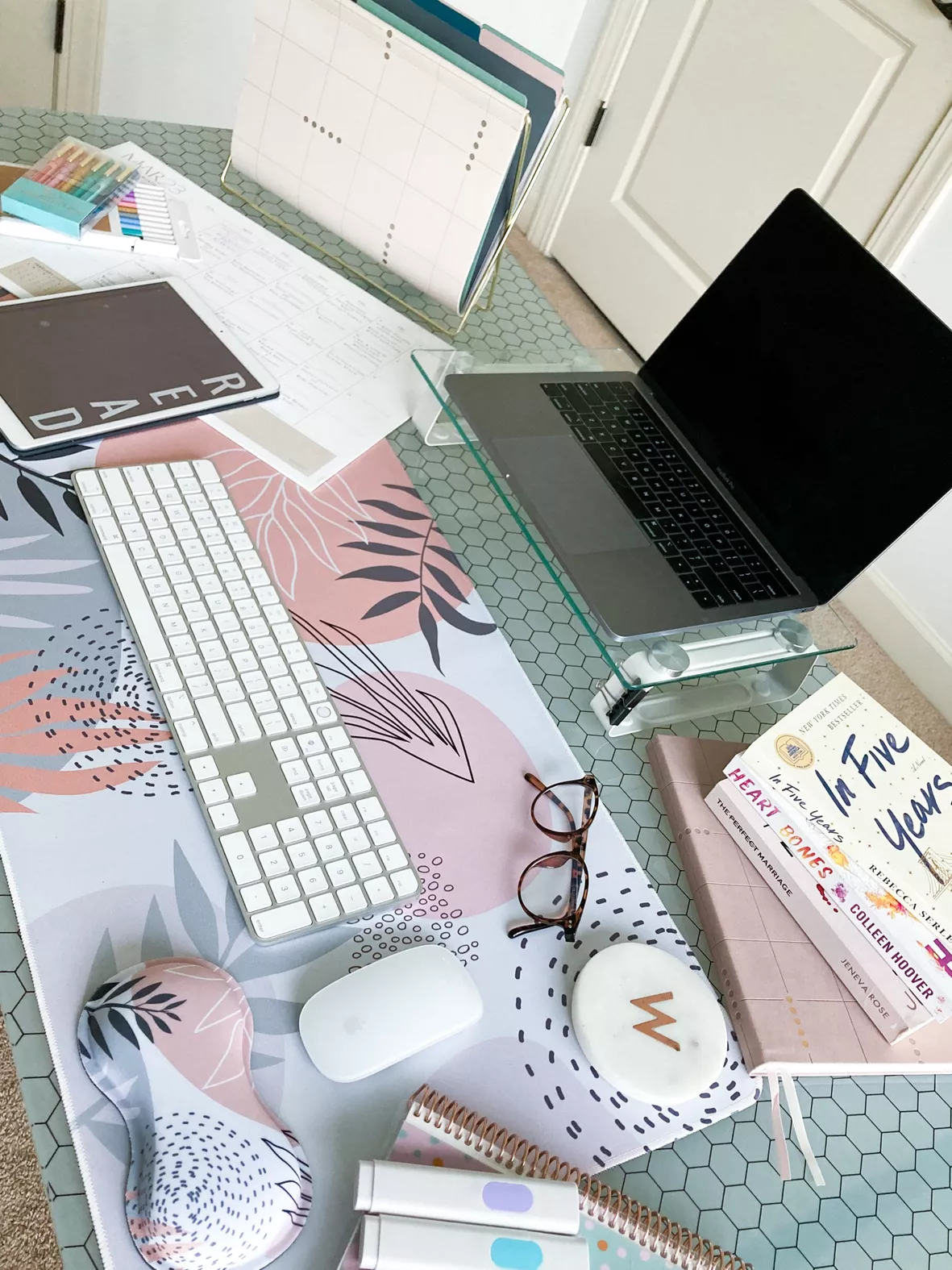 Focused Hammock Desk File Organizer