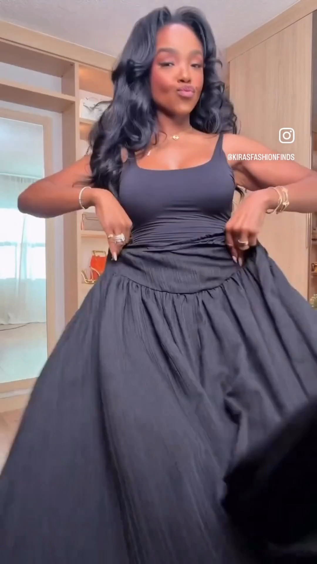 The Scroll to shop this elevated casual maxi look 🖤

A flowy black maxi styled with a cropped denim layer is one of those effortless outfits that instantly looks put together—easy to restyle in so many ways so your cost per wear keeps dropping every time.

Perfect for brunch, casual days, travel, or weekend plans.

📏 Measurements: 5’4”, 140 lbs, 34D bust, 27” waist, 40” hips

Follow me on Instagram and YouTube @kirasfashionfinds

