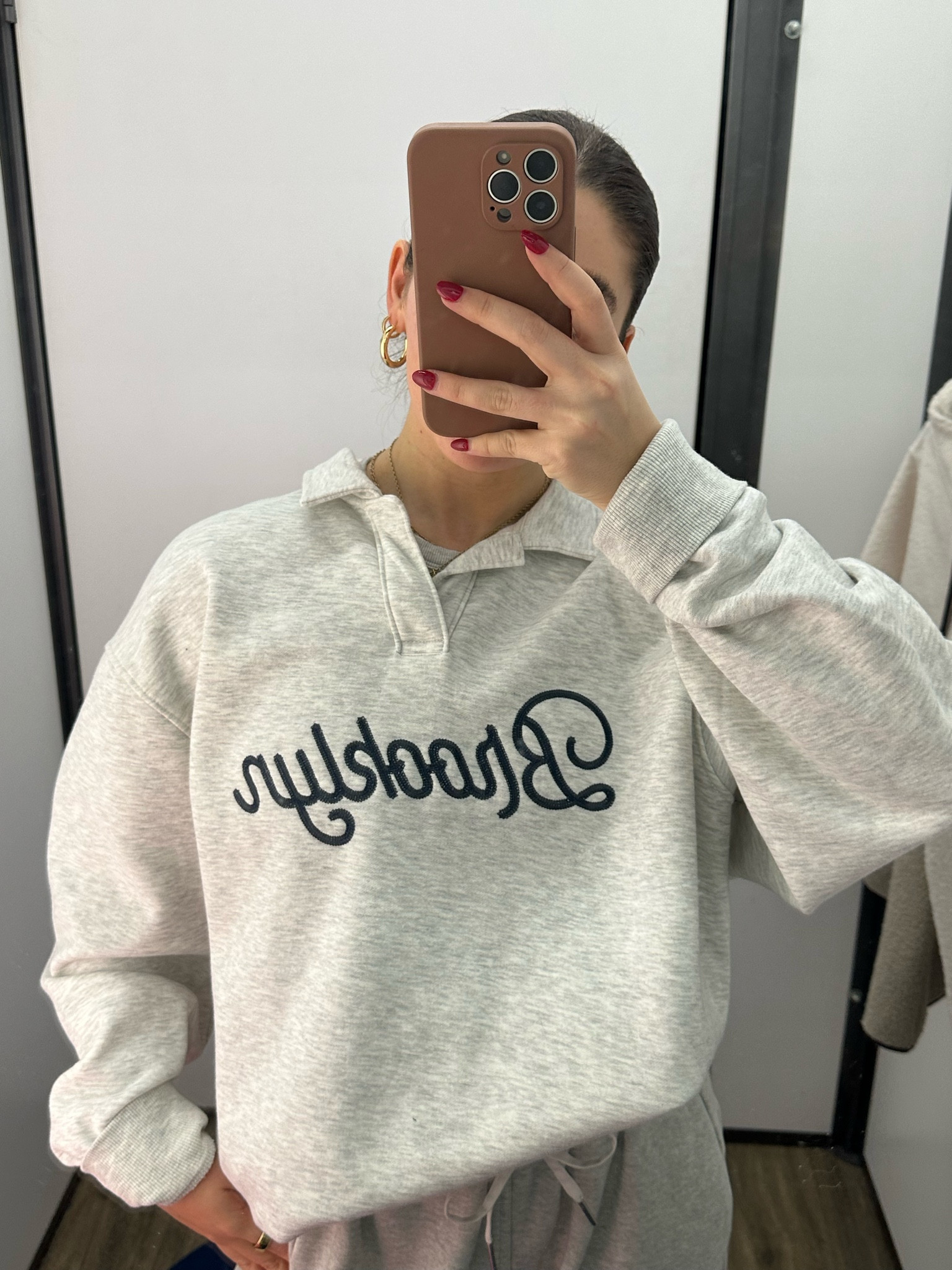 i’m actually obsessed with this sweatshirt😭😭😭 it’s giving parke for $17. i got a large! 

#LTKFindsUnder50 #LTKGiftGuide #LTKSeasonal