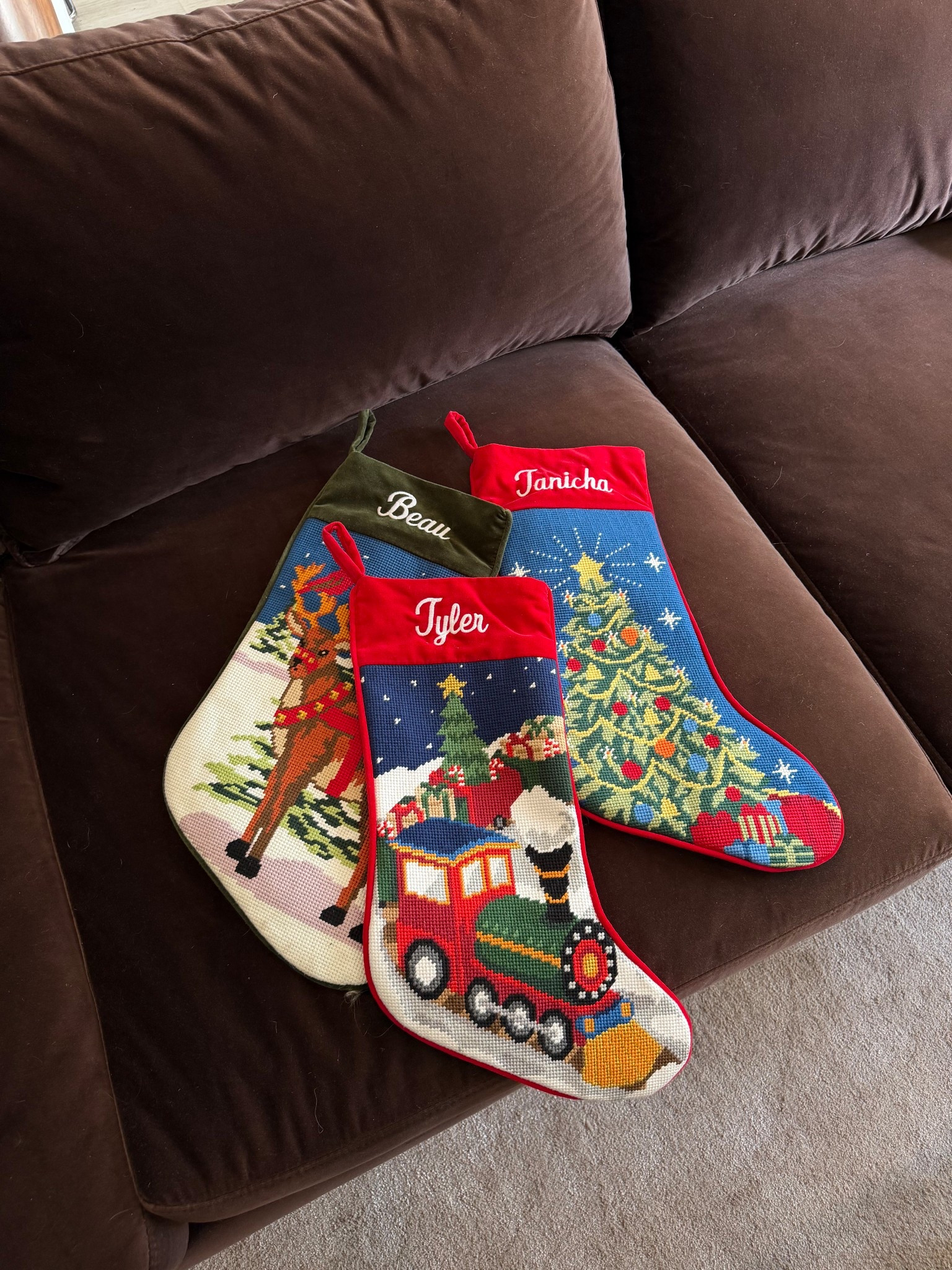 Needlepoint stockings of my dreams! I’ve had these for 3 years and I’m just as obsessed w them. Perfect if you’re wanting a more nostalgic, traditional, vintage Christmas ♥️🎄🎅🏾✨