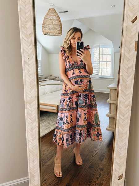 another non-maternity, but bump friendly options from @nordstrom. I sized up to the medium for the bump (33 weeks). The tie sleeves are adjustable as well. 

#nordstrompartner 

#LTKbump #LTKwedding