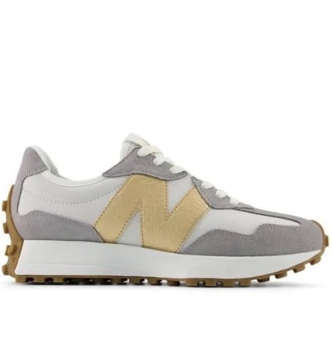 My go to every day tennis shoes! 