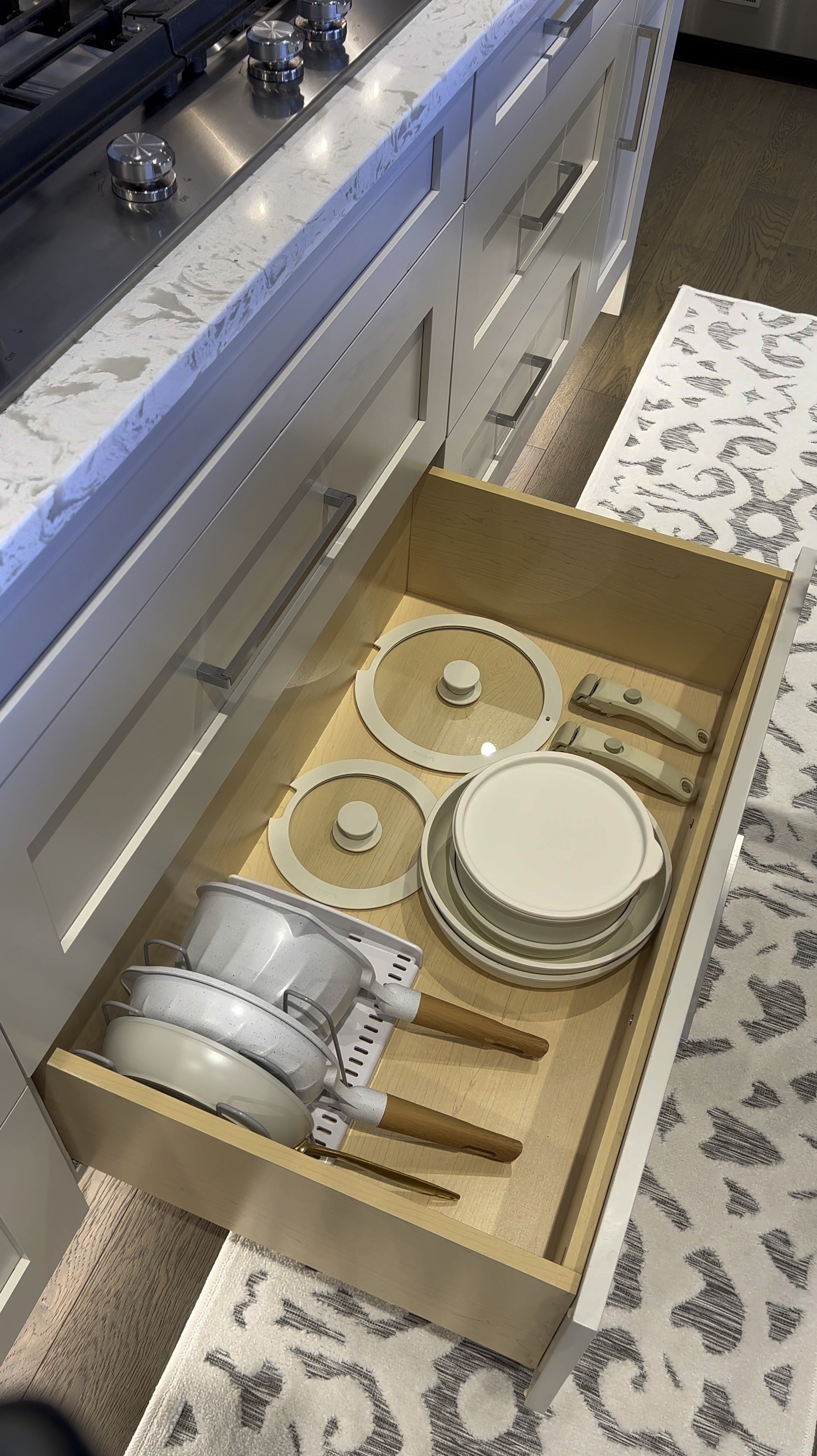 These pots right here!!!! 🤌🏽🤌🏽🤌🏽 Game changer! They are perfect for space saving, leftovers, and they are stunning! 🎊
#LTKVideo

#LTKStyleTip #LTKHome