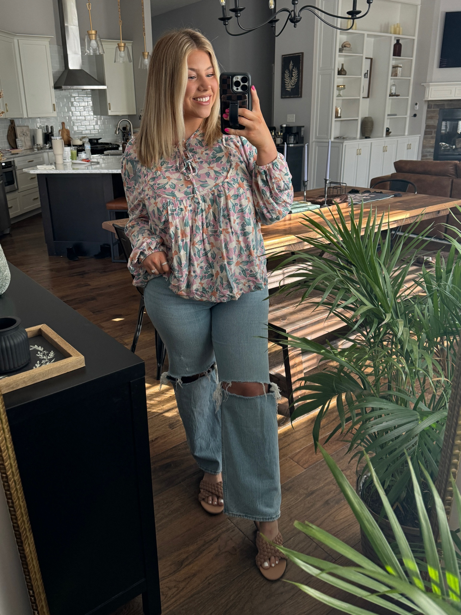 Wearing a large in this Amazon top and size 12 in these Abercrombie jeans! 

#LTKmidsize