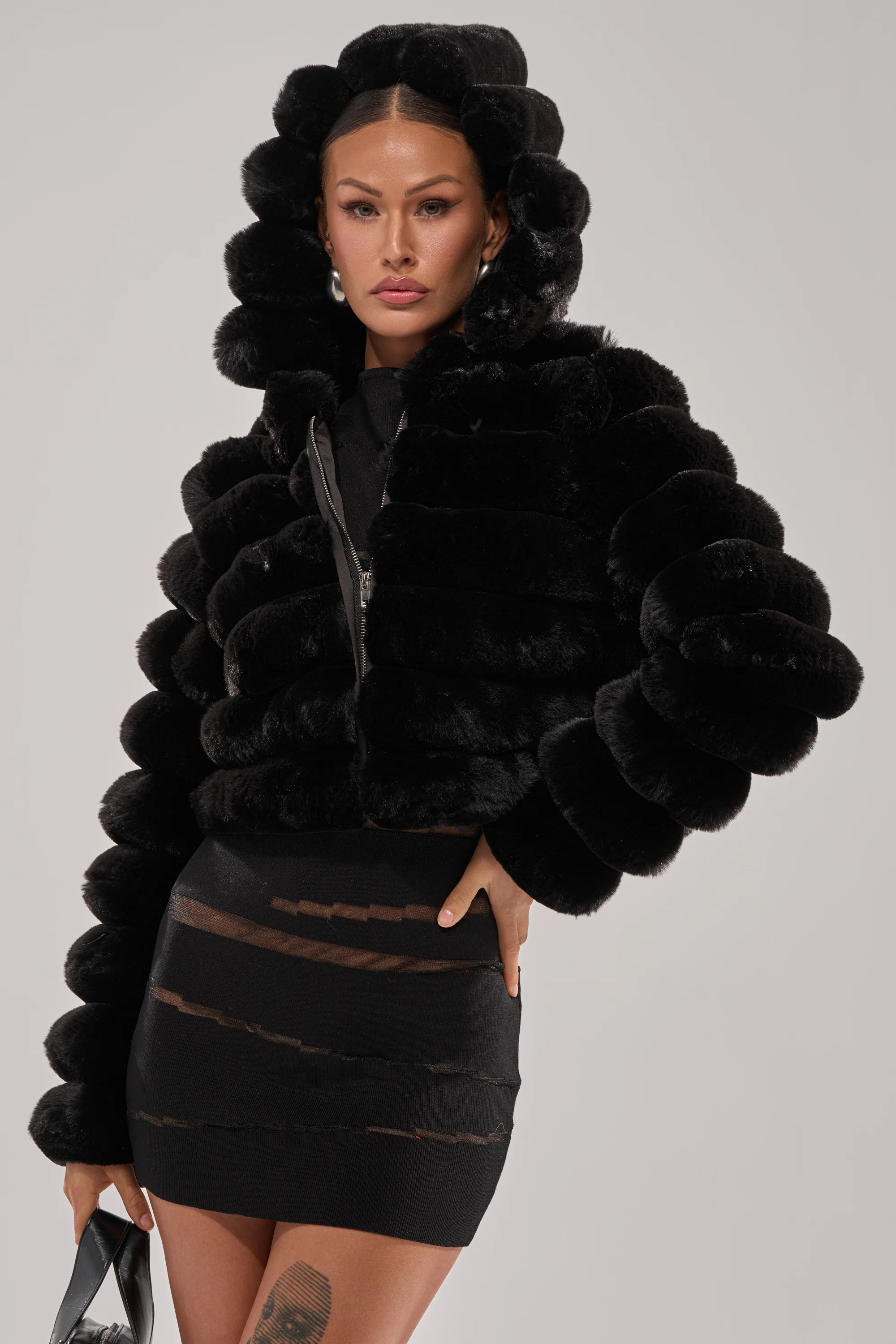 POPCORN FAUX FUR IN BLACK | AKIRA