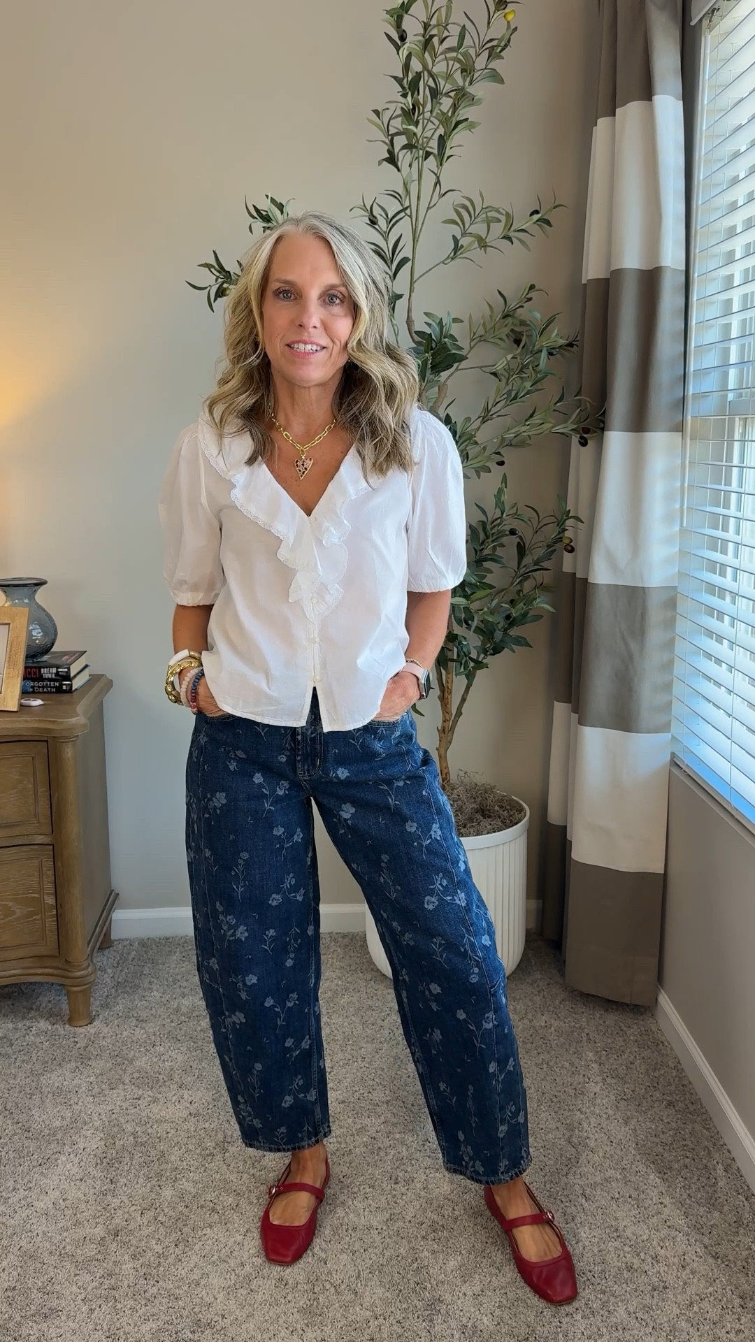 Such a cute spring look and the barrel jeans will look with darling with all kinds of tops. Wearing 2 and XS

#LTKSpringSale #LTKSaleAlert #LTKOver40