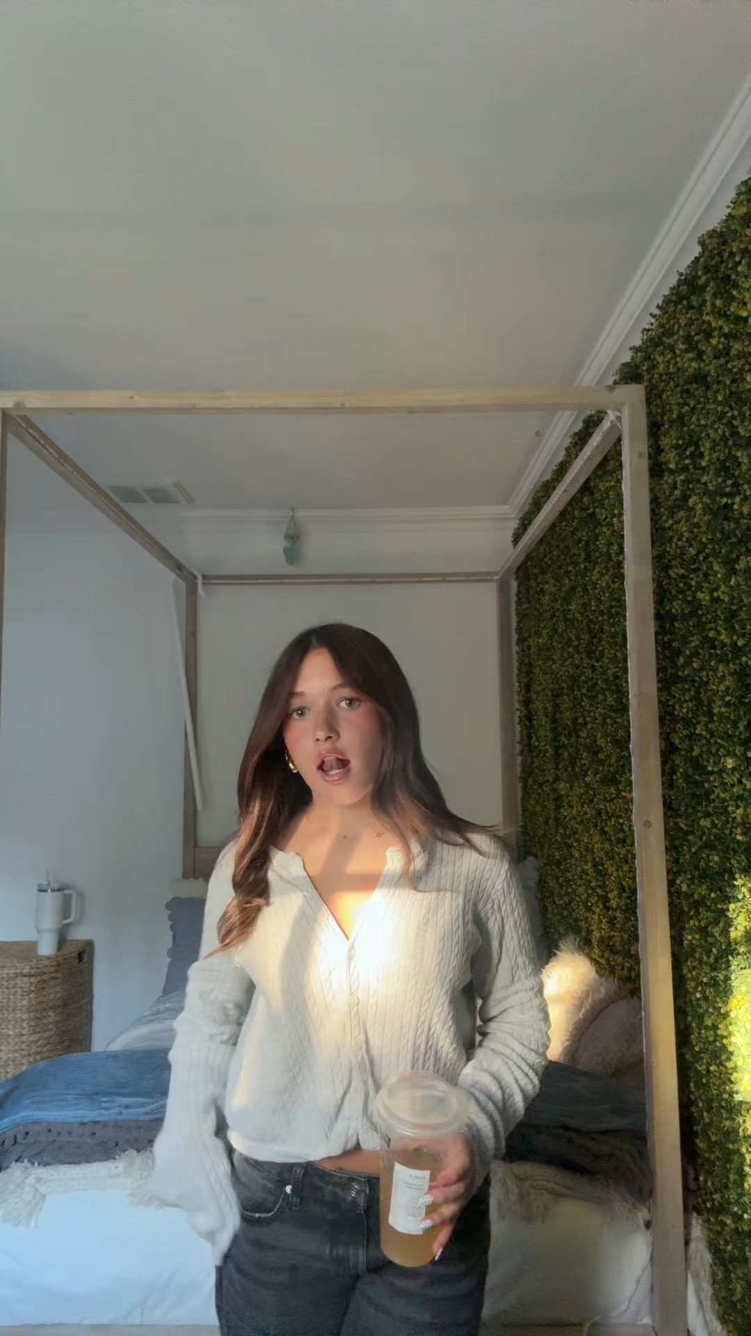 sweater: brandy melville
jeans: revice denim