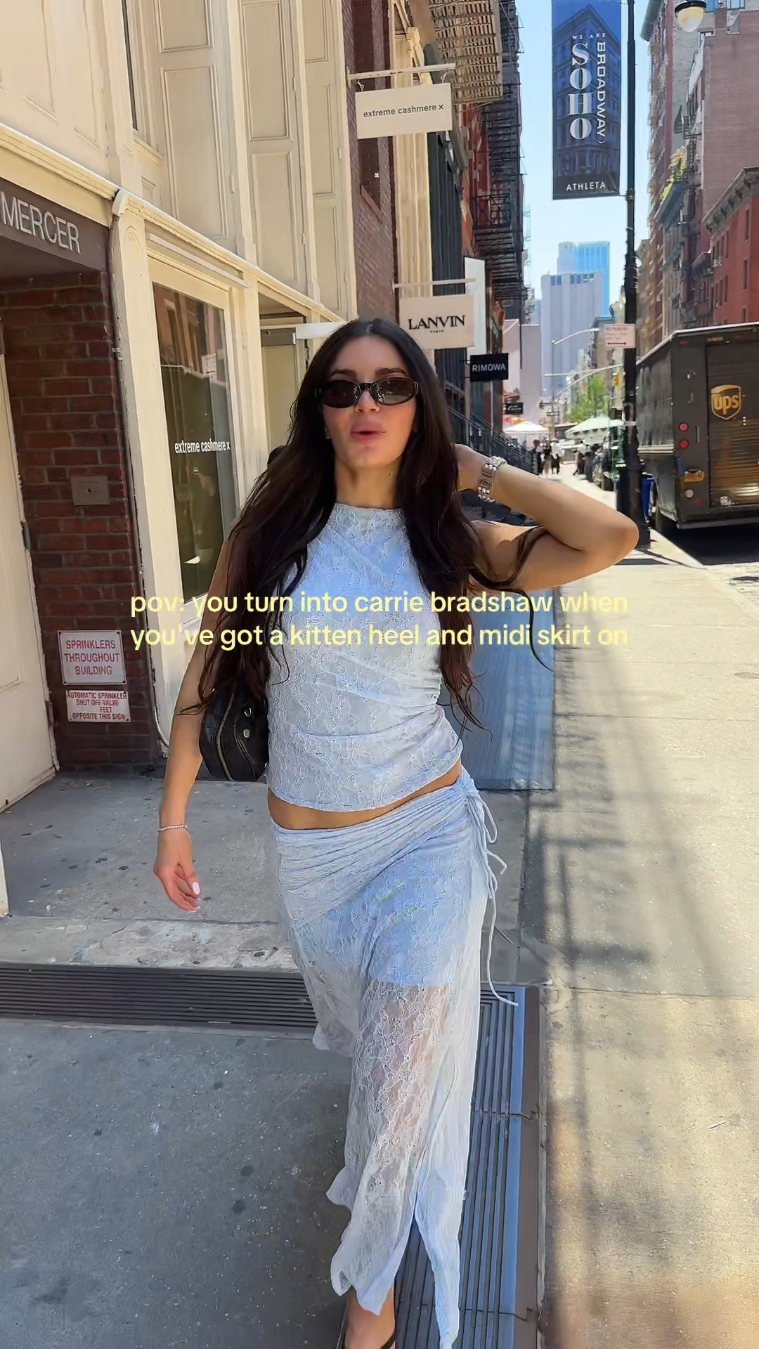 Carrie Bradshaw summer outfit