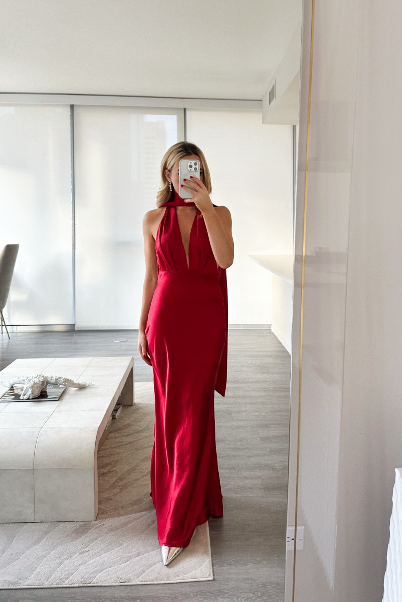 holiday party outfit


dress available in other colors and would be stunning for wedding guest dress / wedding in Europe 


red dress, holiday dress, holiday party look, satin dress, gown, formal dress, wedding guest dress, dangle earrings, 

#LTKHoliday 

#LTKParties #LTKWedding