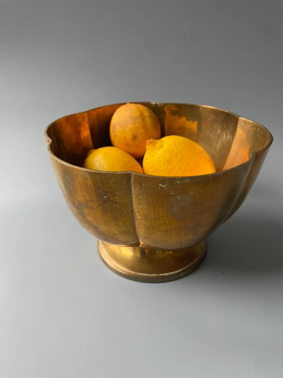 Vintage solid brass pedestal bowl / raised tray / fruit bowl / home display decor / knick knack t... | Etsy (US)
