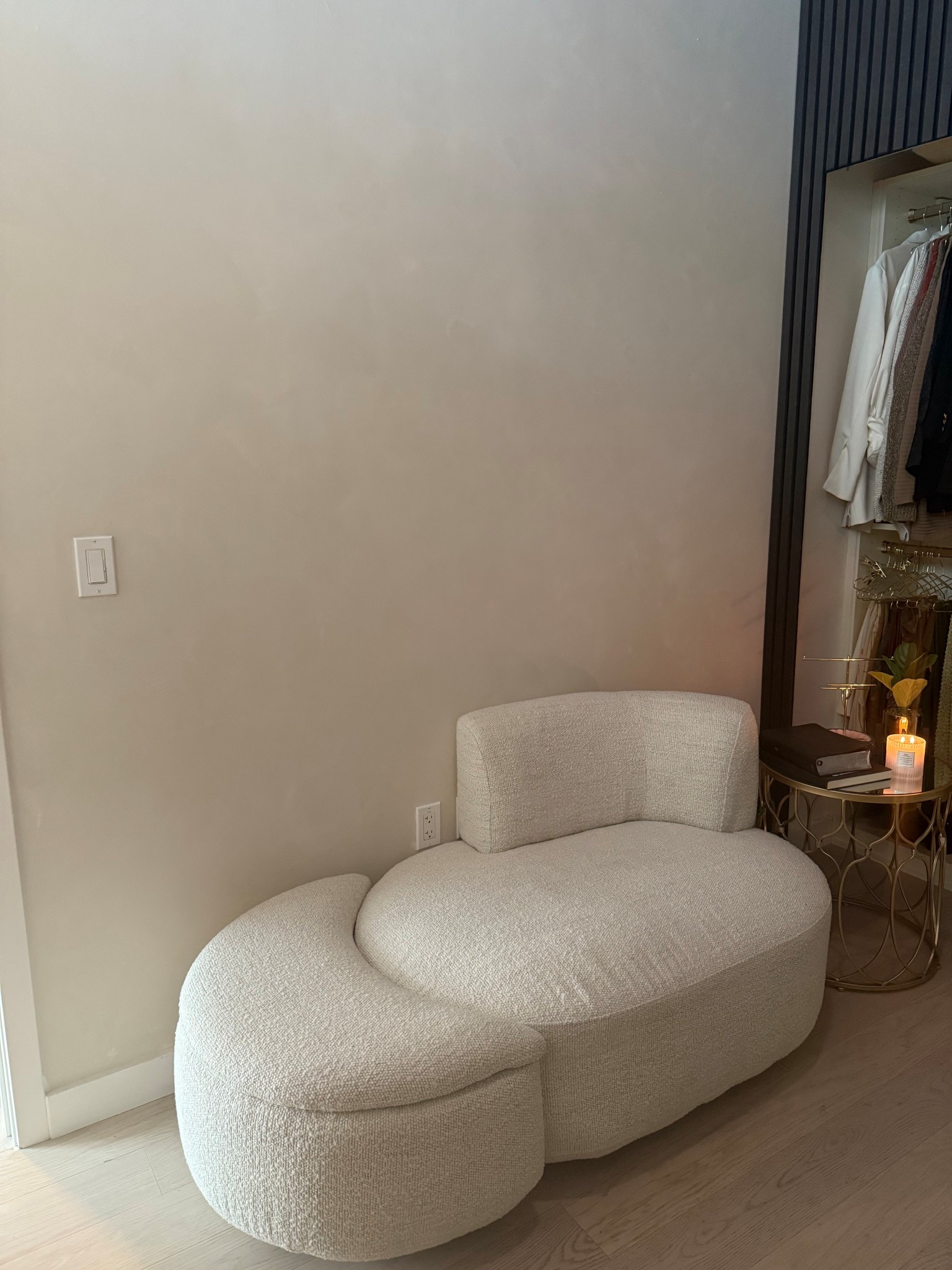 I just upgraded my office with lime wash paint and this beautifully priced chaise !!! I’m in love- I’m sharing this with you first before IG !!!! You don’t wanna miss out! 

#LTKHome