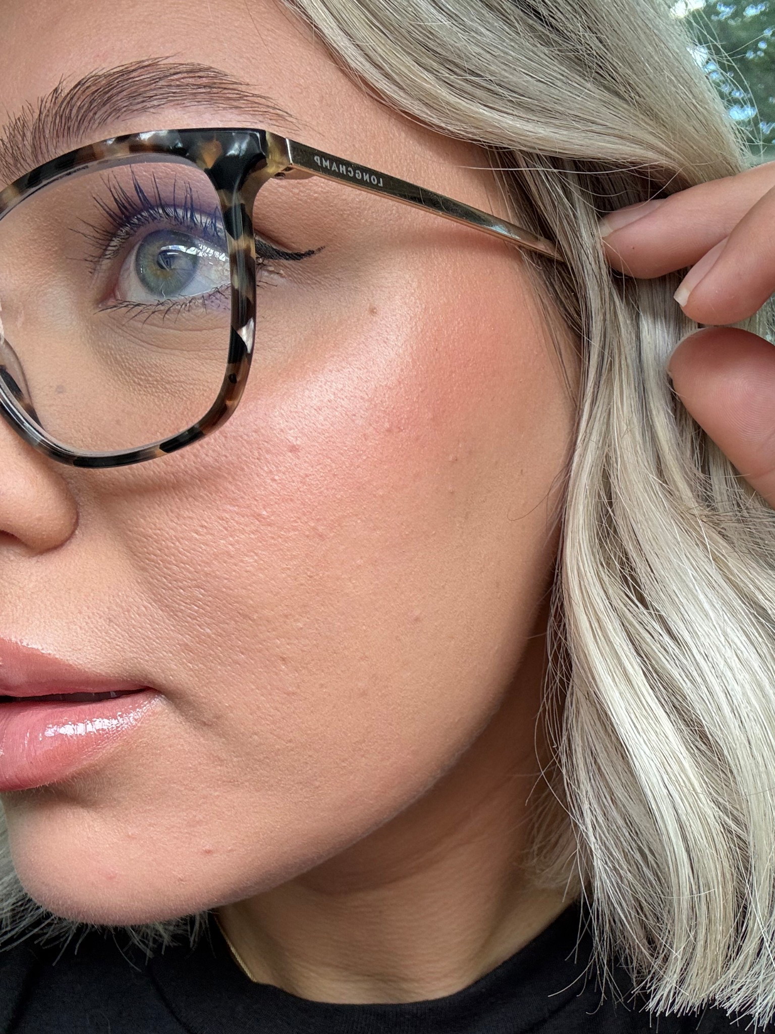 Summer makeup routine!!!  

Merit beauty is a staple in my summer makeup routine - linking everything!! 

The Uniform spf - shade 14 (summer shade) 
Flush balm in “Le bonbon” 
Day glow balm in “champagne” 
Brow pencil neutral brown 