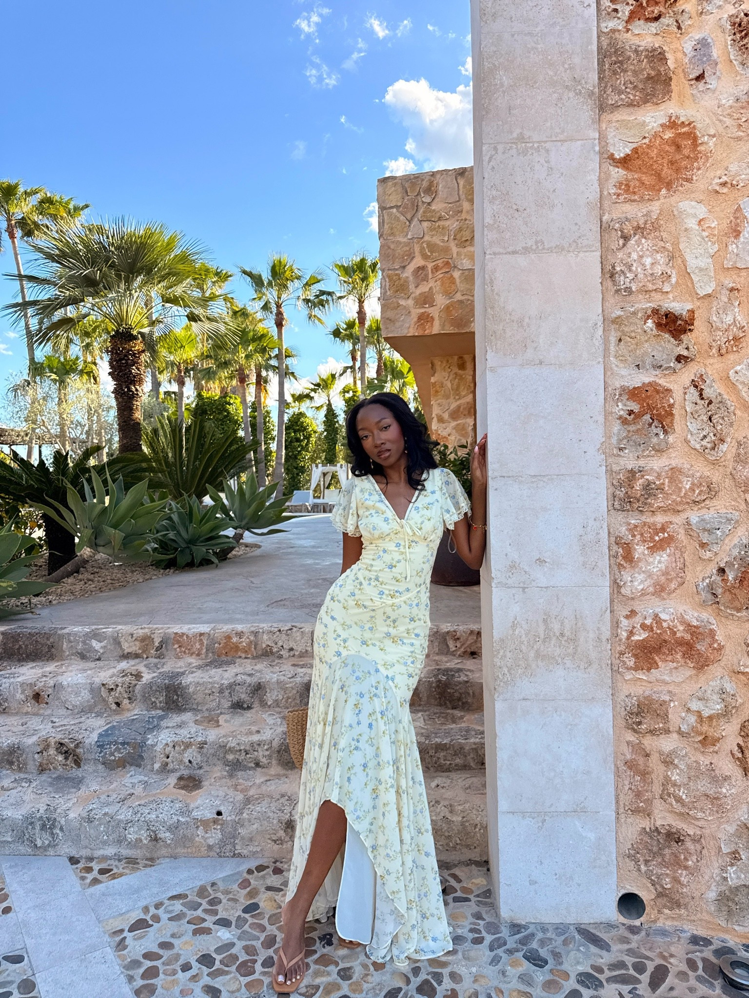 Perfect floral yellow dress

#LTKsummer #LTKspring #LTKuk