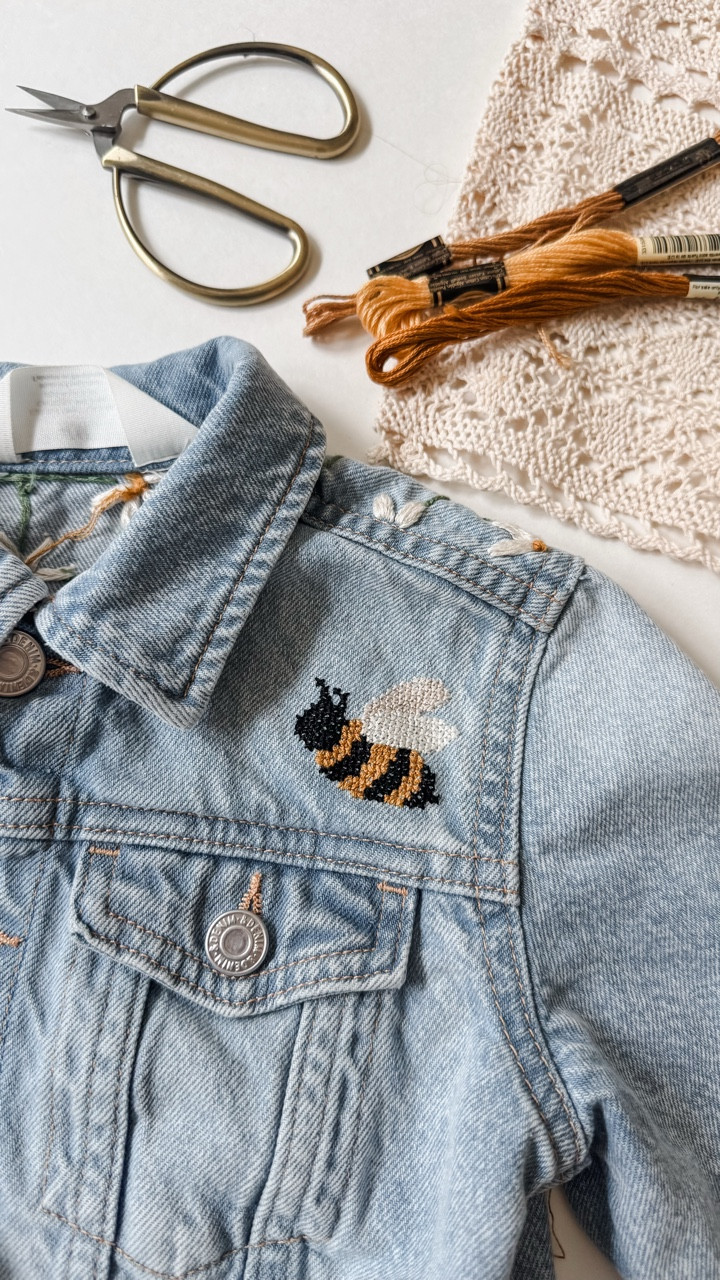 I feel like this water-soluble grid paper stuff opens up my world a bit! Now any embroidery pattern can also be a cross stitch pattern 🙌🏻 loooove the vintage feel of cross stitch 🥰 