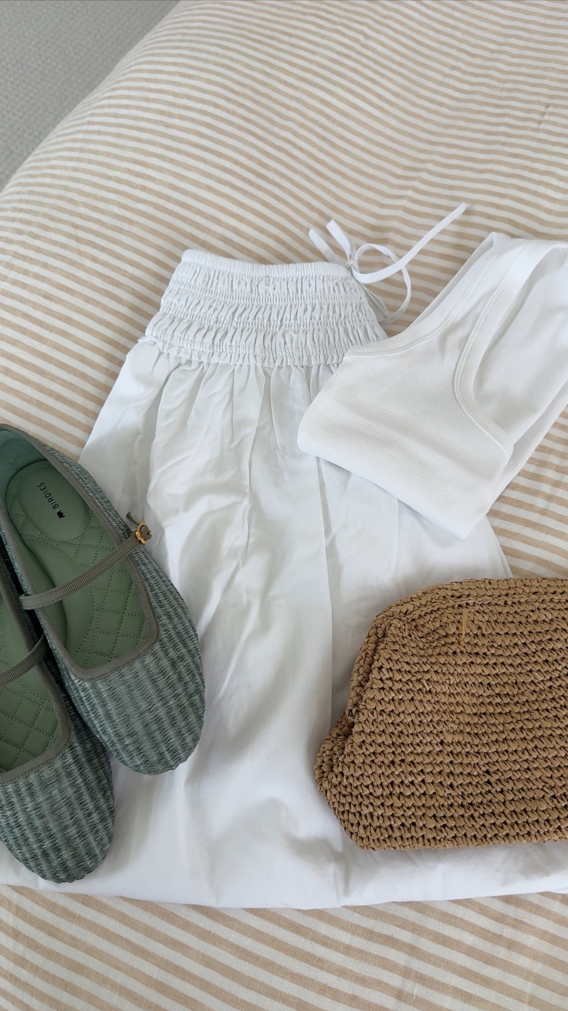 easy yet chic spring outfit idea! 